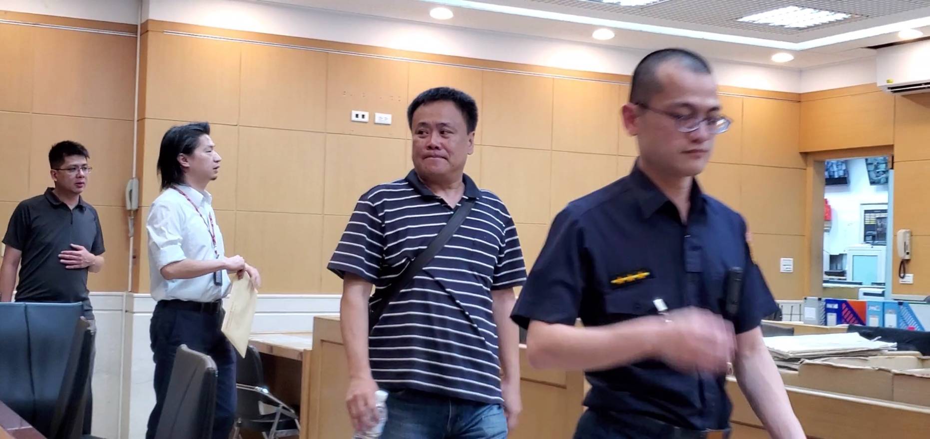 林雍達則因仍有事證尚待釐清，諭令10萬元交保候傳。