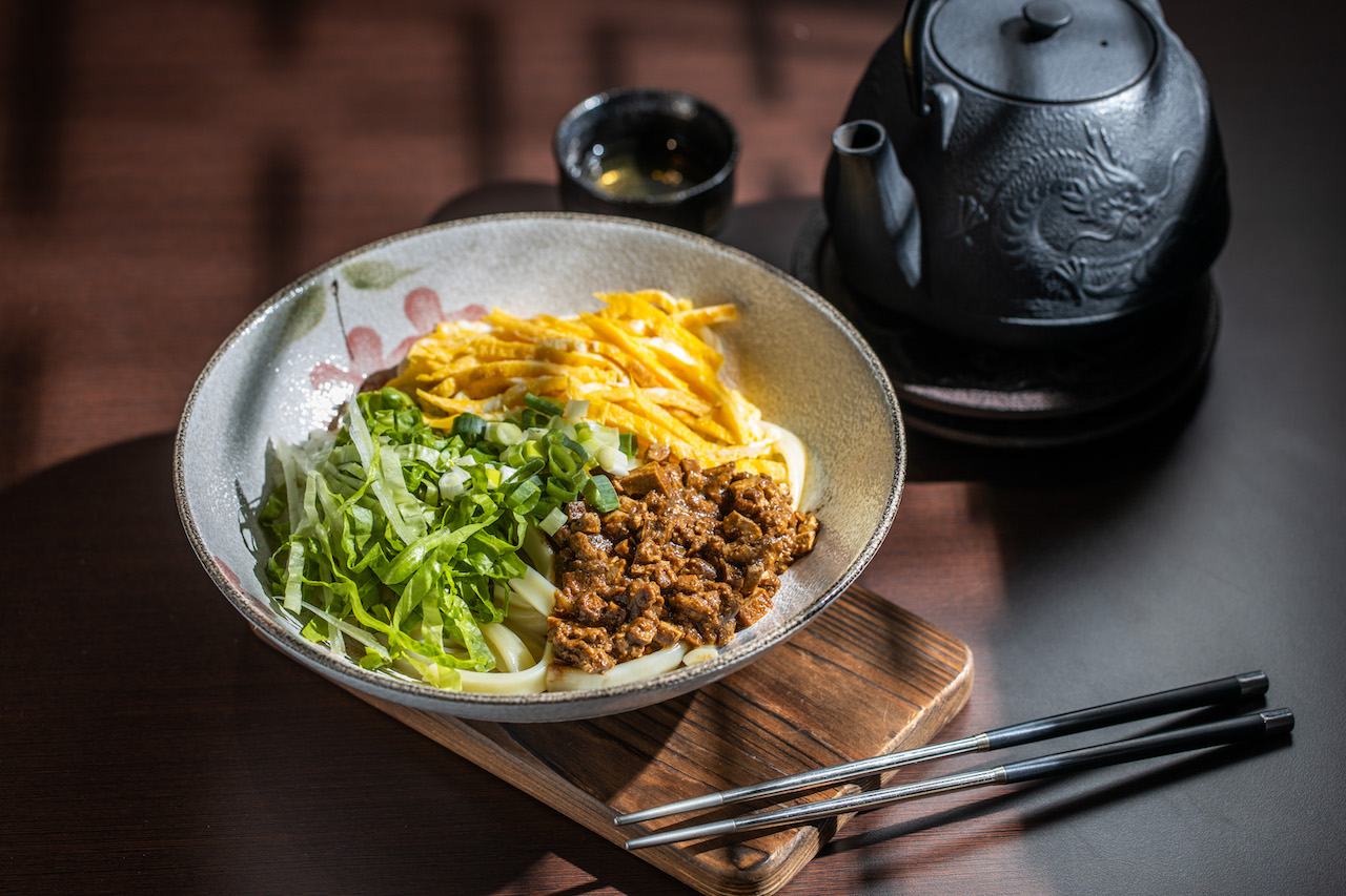 私房菜「東北炸醬麵」鮮香鹹潤。（店內不提供麵點，僅提供炸醬外帶，390元／罐，需預訂）