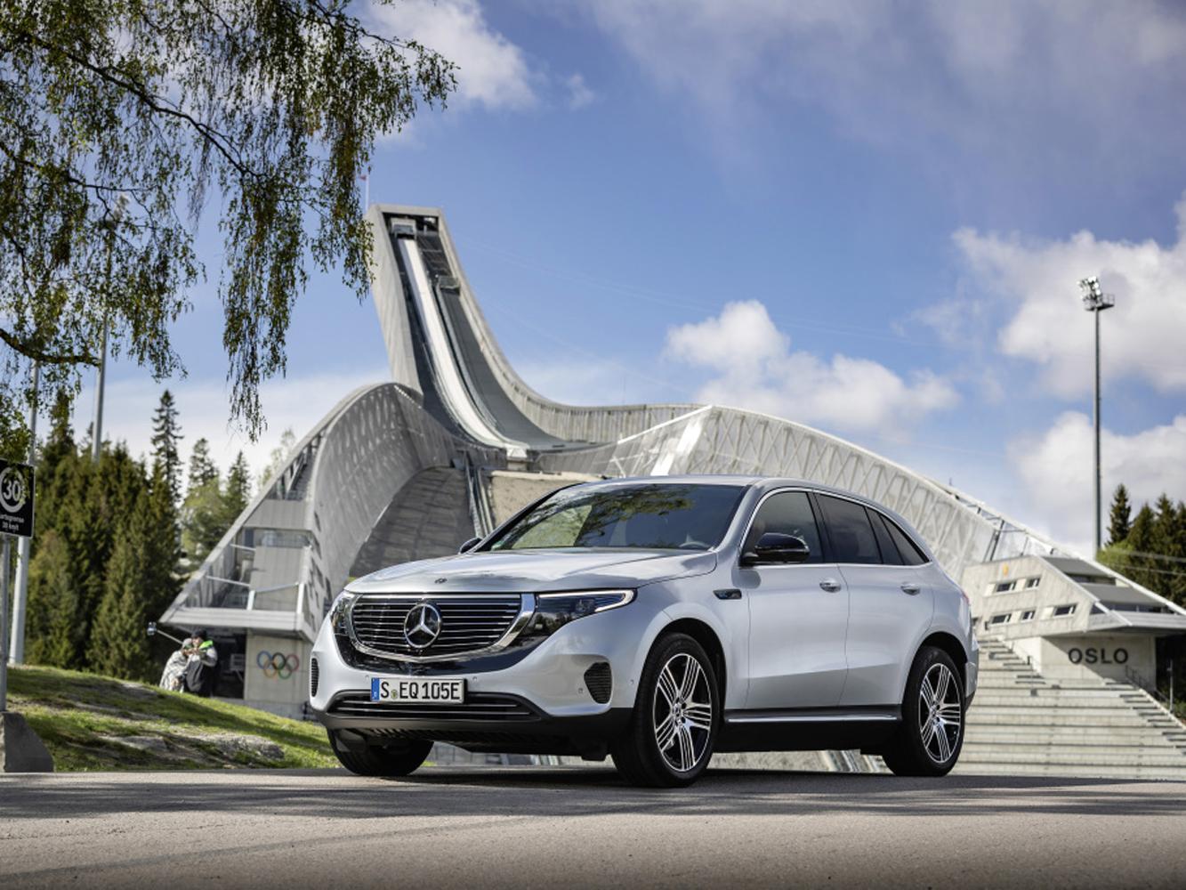 Mercedes-Benz EQC 4Matic技術規格： 長寬高：4,761mm×1,884mm×1,624mm 軸　　距：2,873mm 驅動方式：四輪驅動 續航里程：445km 標配售價：330~350萬元