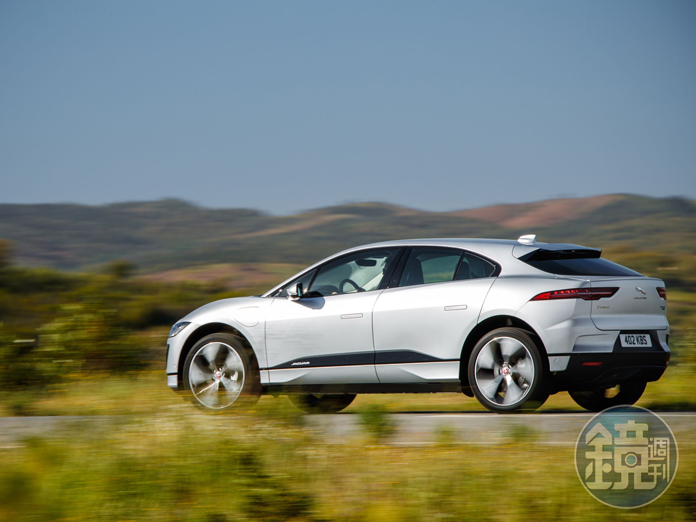 I-Pace採用車艙前傾的設計，以創造出更低的風阻係數。