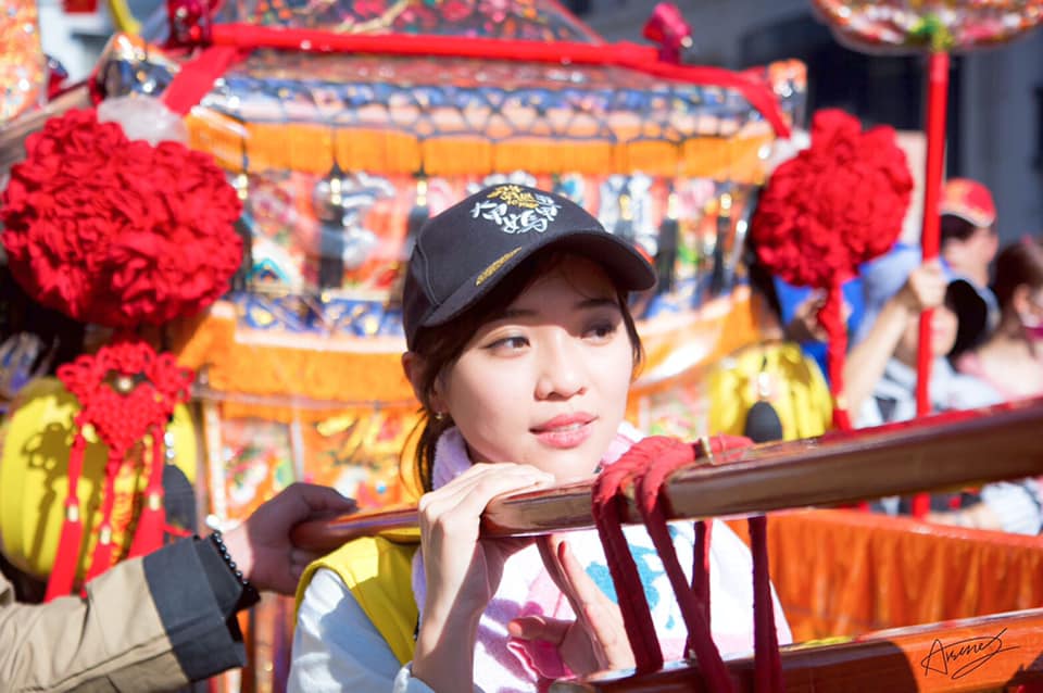 接下來是否將擔任陳其邁補選團隊發言人，黃捷回應表示，「只要是對高雄市政有正面推動，方向能夠深化民主，我都不會排斥。」（翻攝自黃捷臉書）