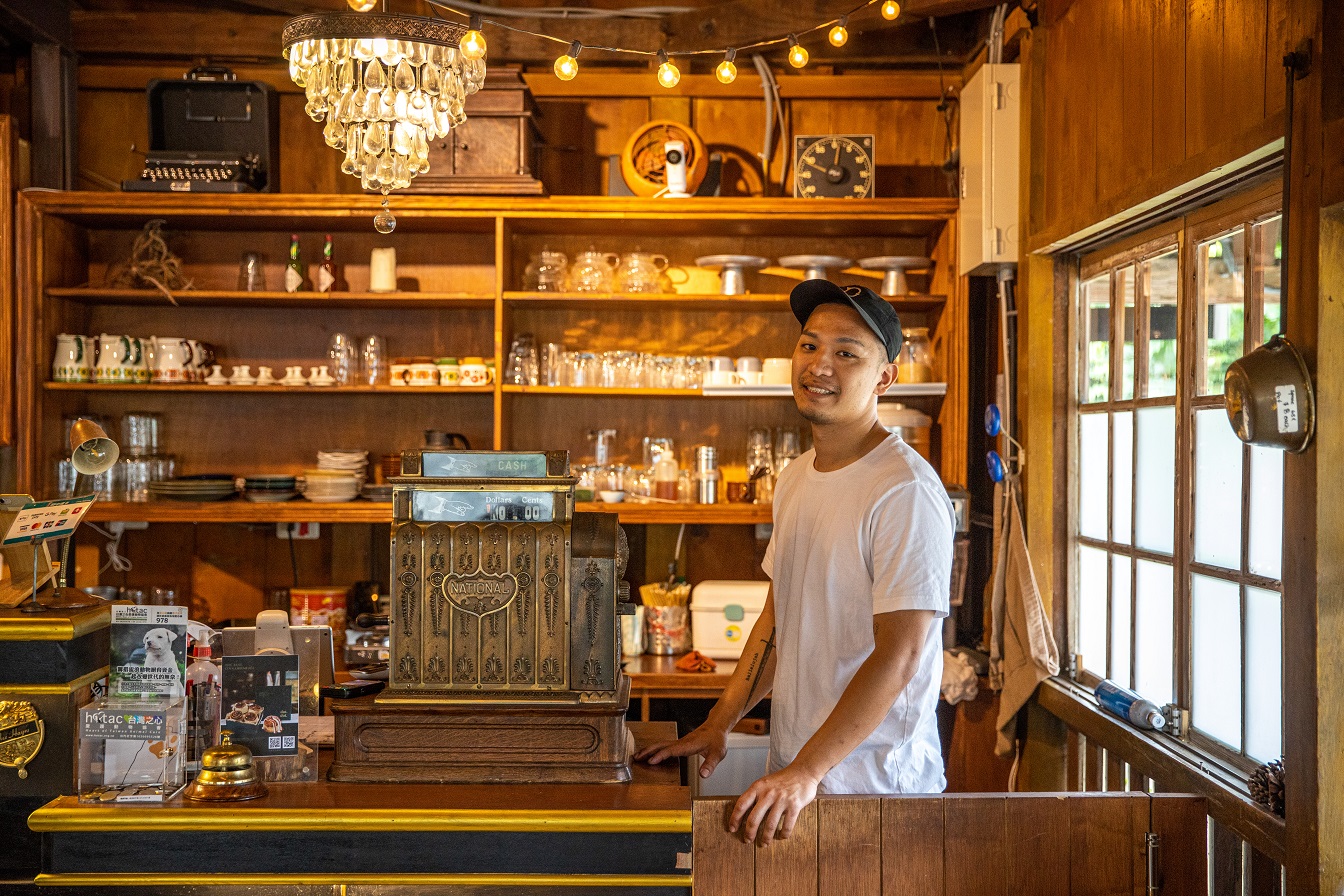 店主Eason改造老屋，成為現在壽豐最受歡迎的咖啡店。