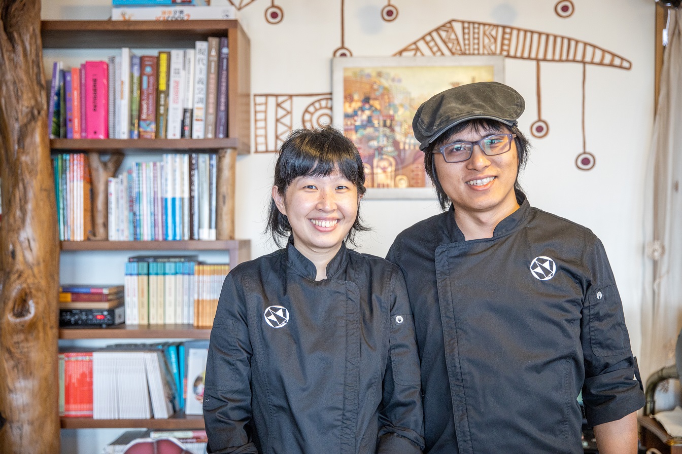 店主張安迪（右）與妻子吳姿儀（左），兩人都從國外藍帶學校回國。