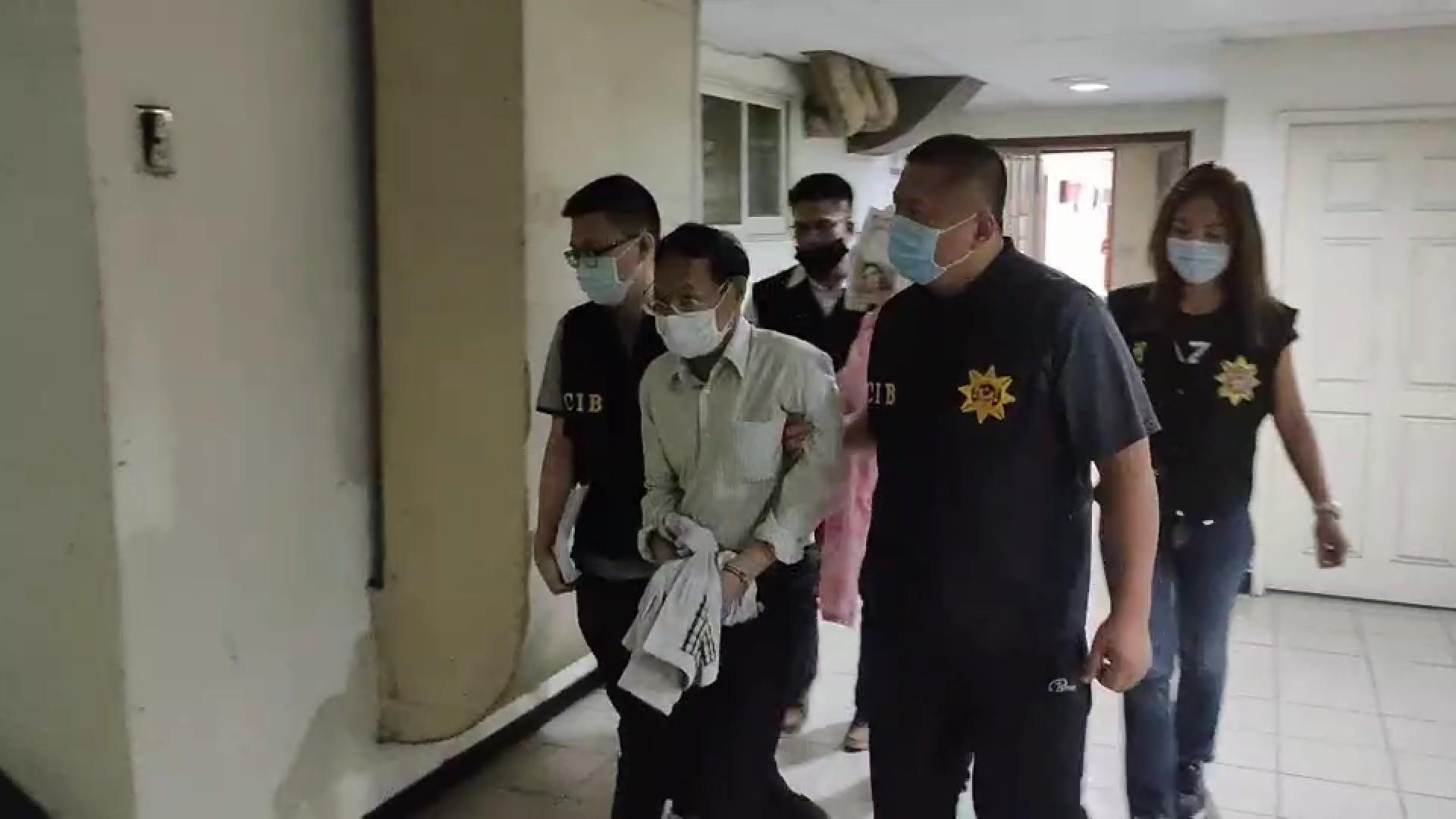 不少年紀大的信徒體力不支,痛苦的在地檢署外痛哭「我的少龍」。(讀者提供)