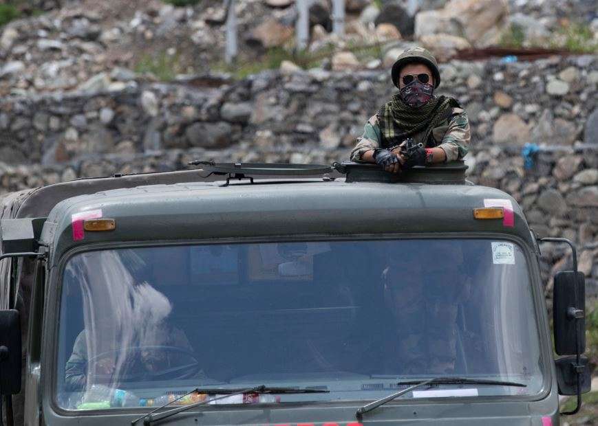 中印雙方在邊境爆發軍事衝突，英媒分析造成嚴重傷亡的原因。（翻攝自推特@timesofindia）