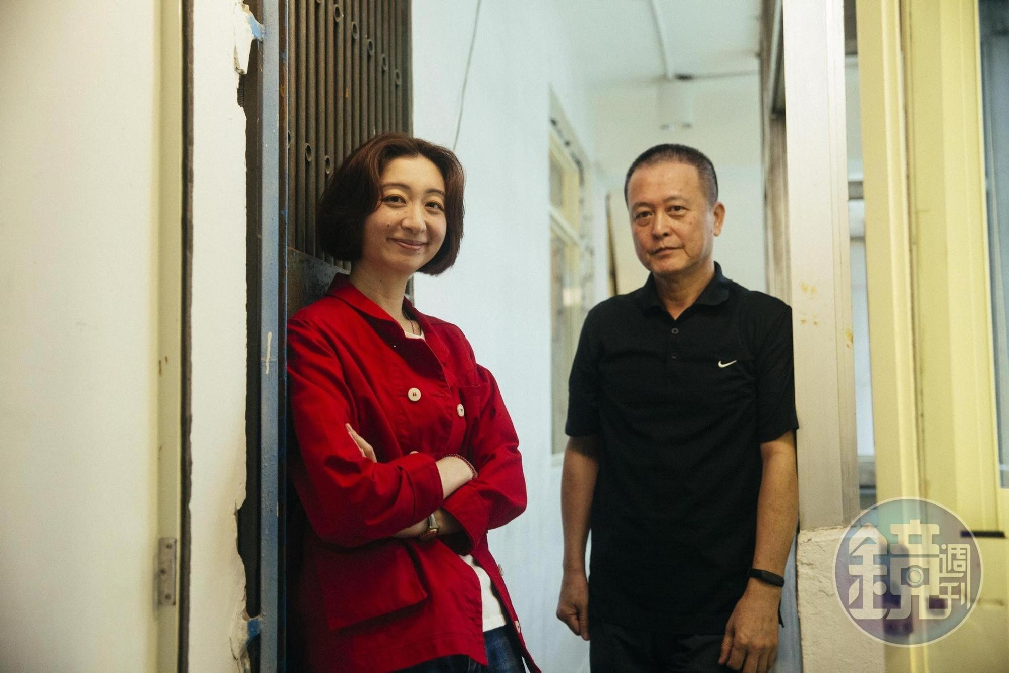 導演王婉柔(左)與攝影師韓允中事前先行規劃,在拍攝器材與方法上不斷嘗試。
