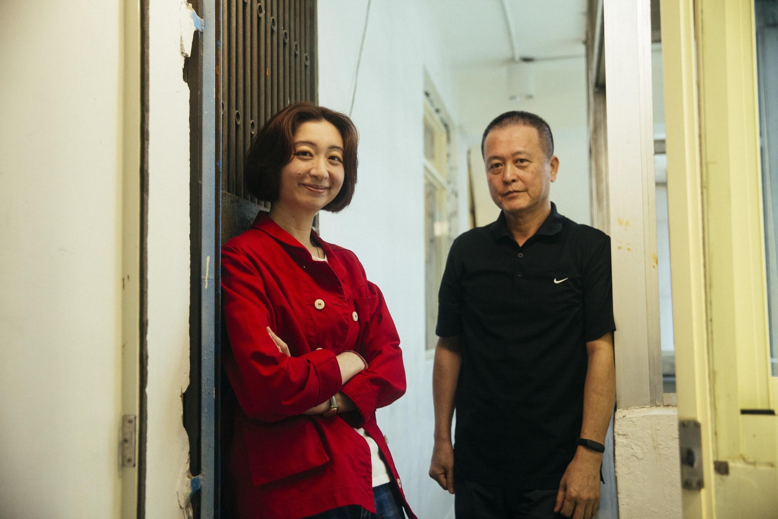 導演王婉柔(左)與攝影師韓允中事前先行規劃,在拍攝器材與方法上不斷嘗試。