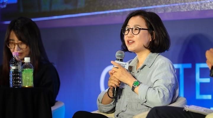 金銀淑在《太陽的後裔》劇終後出席活動,坦言因為收視率徹夜難眠。(翻攝ASIATODAY)