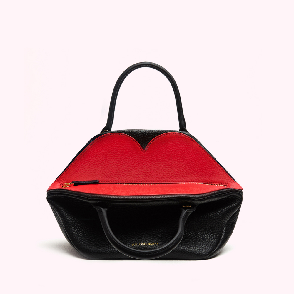紅黑配色PEEKABOO LIPS包款。NT$17,800 （ Lulu Guinness 提供） 