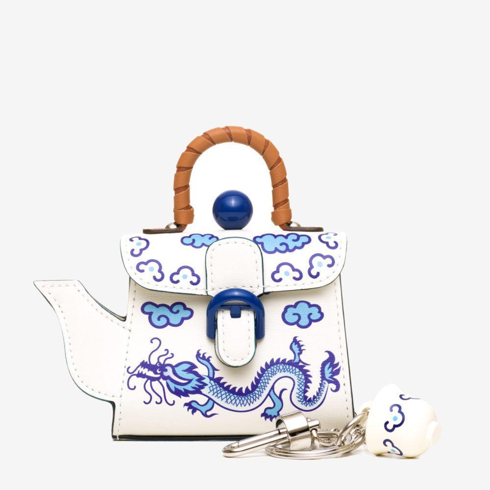Les Miniatures香港系列Teapot茶壺包款。NT$33,900。(美之心提供)