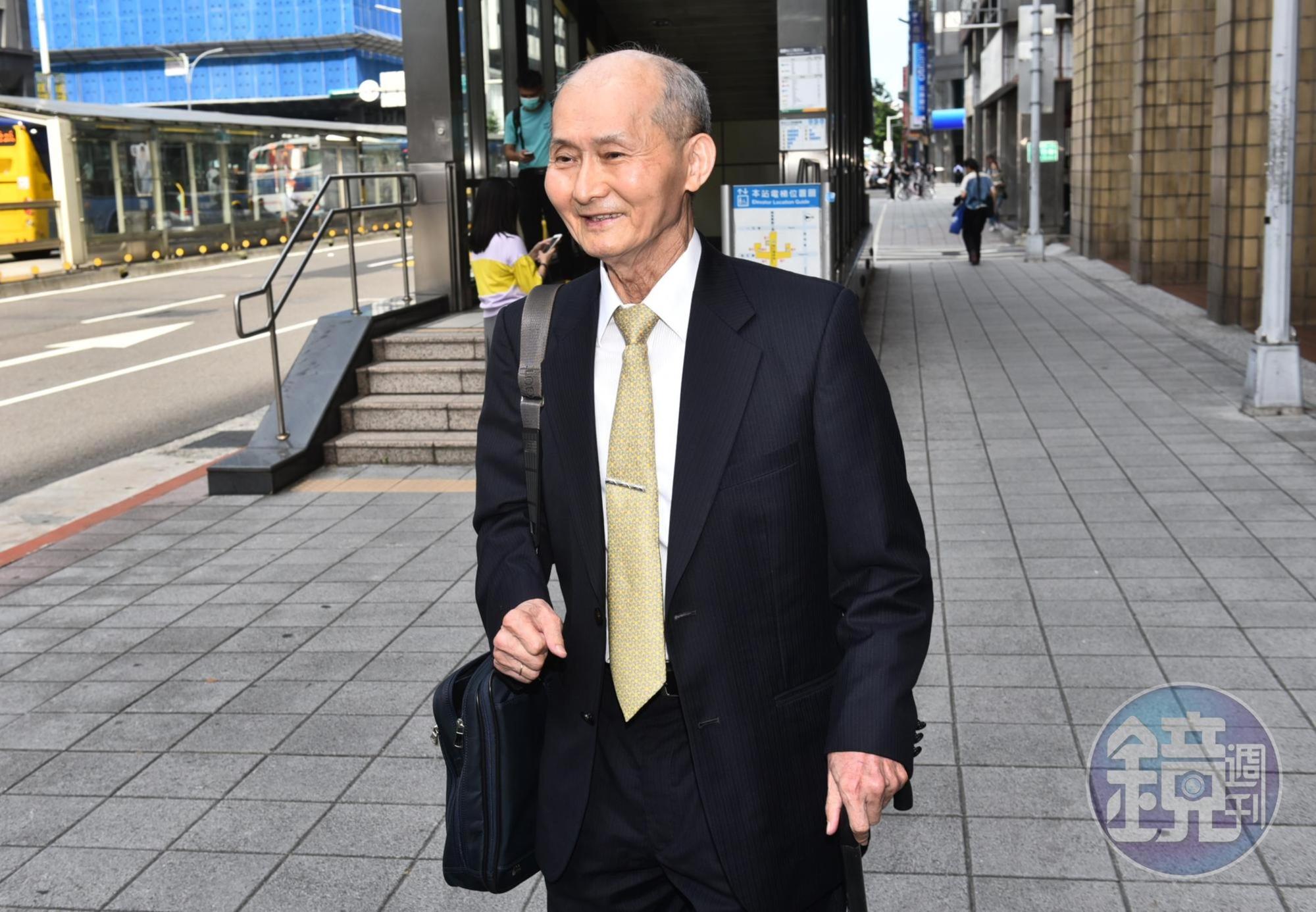 新光金今天舉行股東會,獨董李勝彥(圖)又再度開砲。