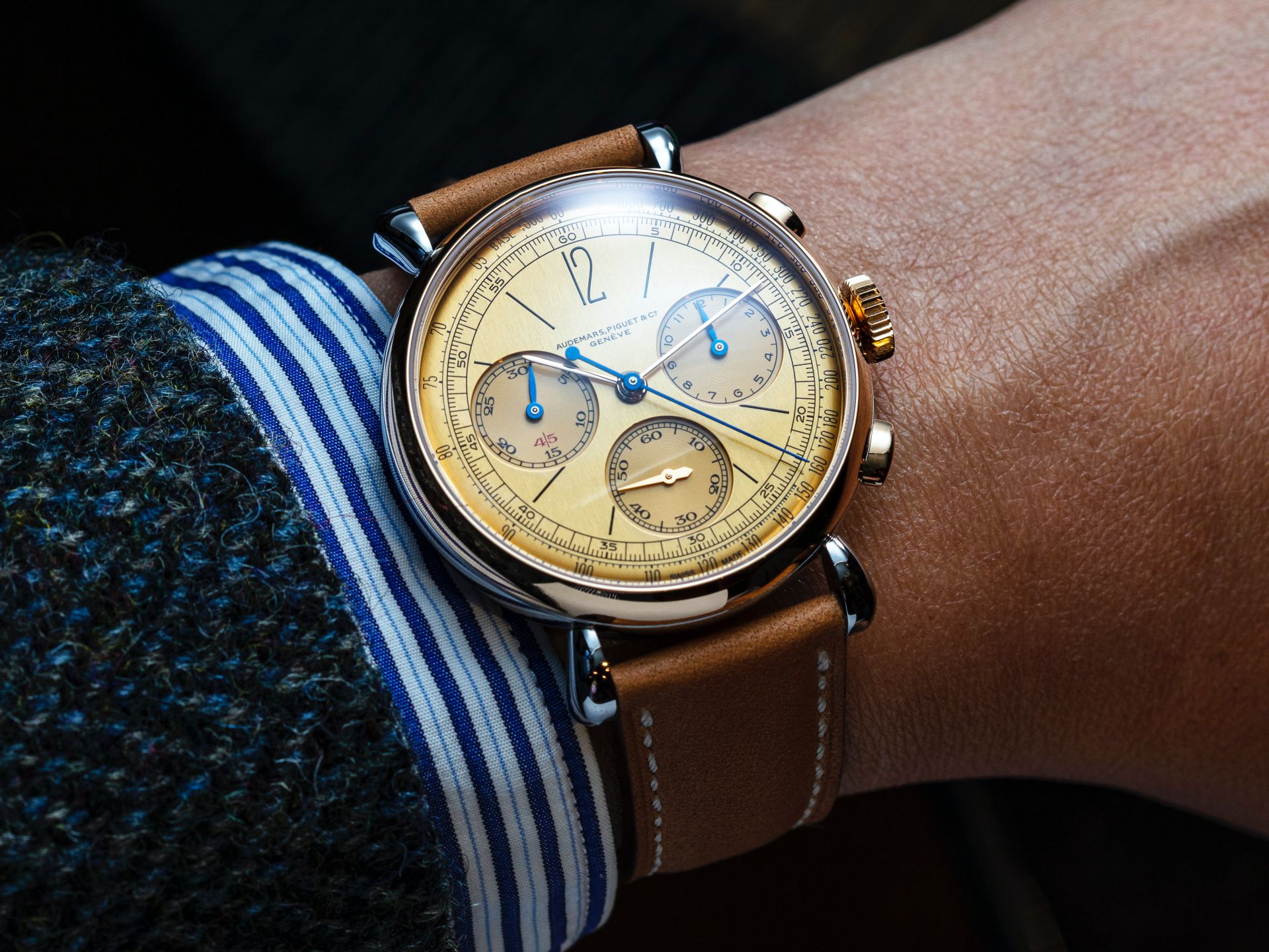 AUDEMARS PIGUET [Re]master 01 Self-winding Chronograph。功能：時、分、小秒針指示；飛返計時碼錶；機芯：自動上鏈機芯；定價約NT$1,697,000（全球限量500只）