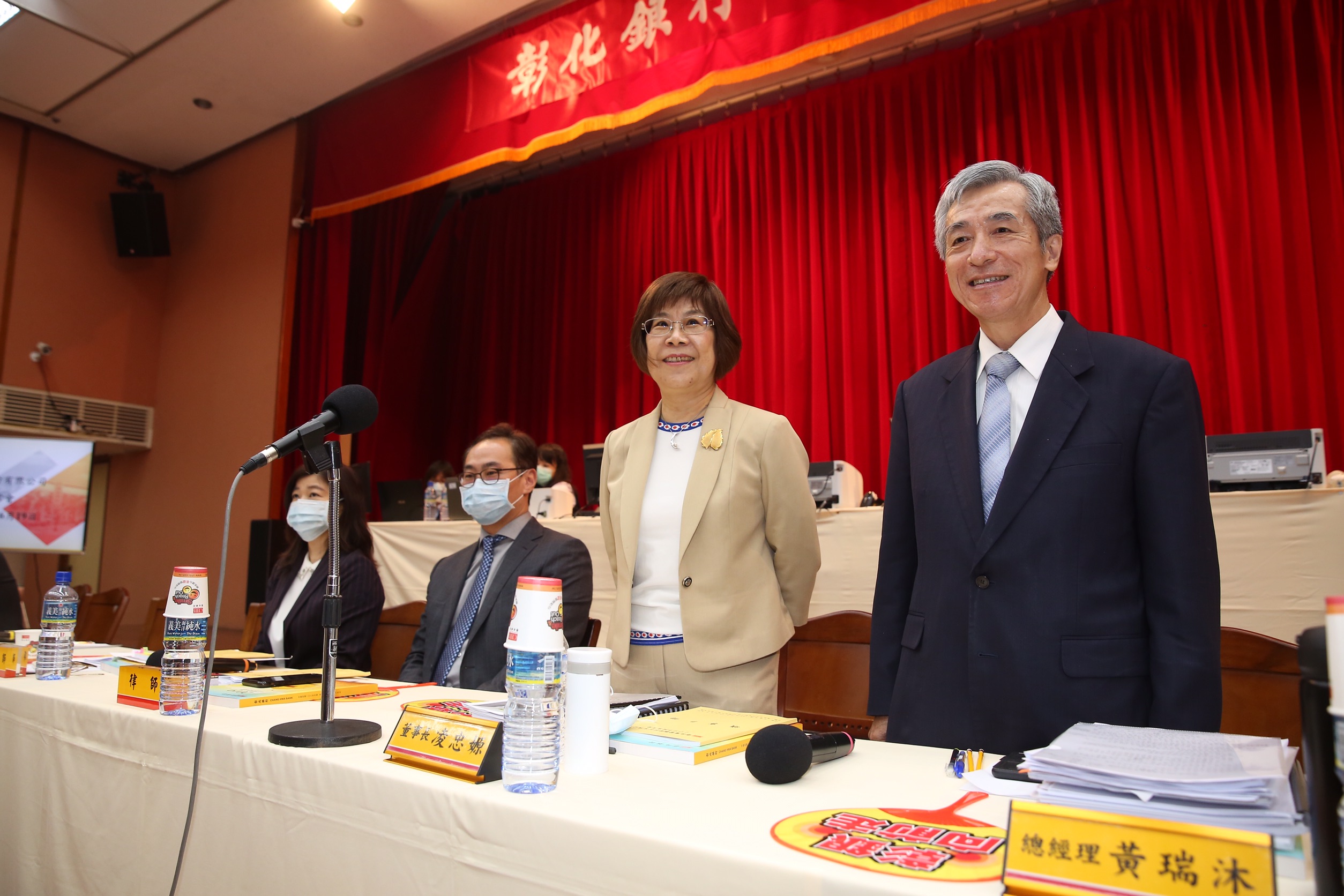 彰銀今天改選董監事，泛公股拿下5董，台新金拿下1董、3獨董。