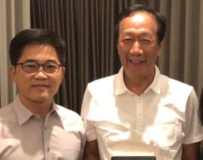 黃健庭接監院副院長引發爭議，郭台銘表示願意為他的操守背書。（翻攝自郭台銘臉書）