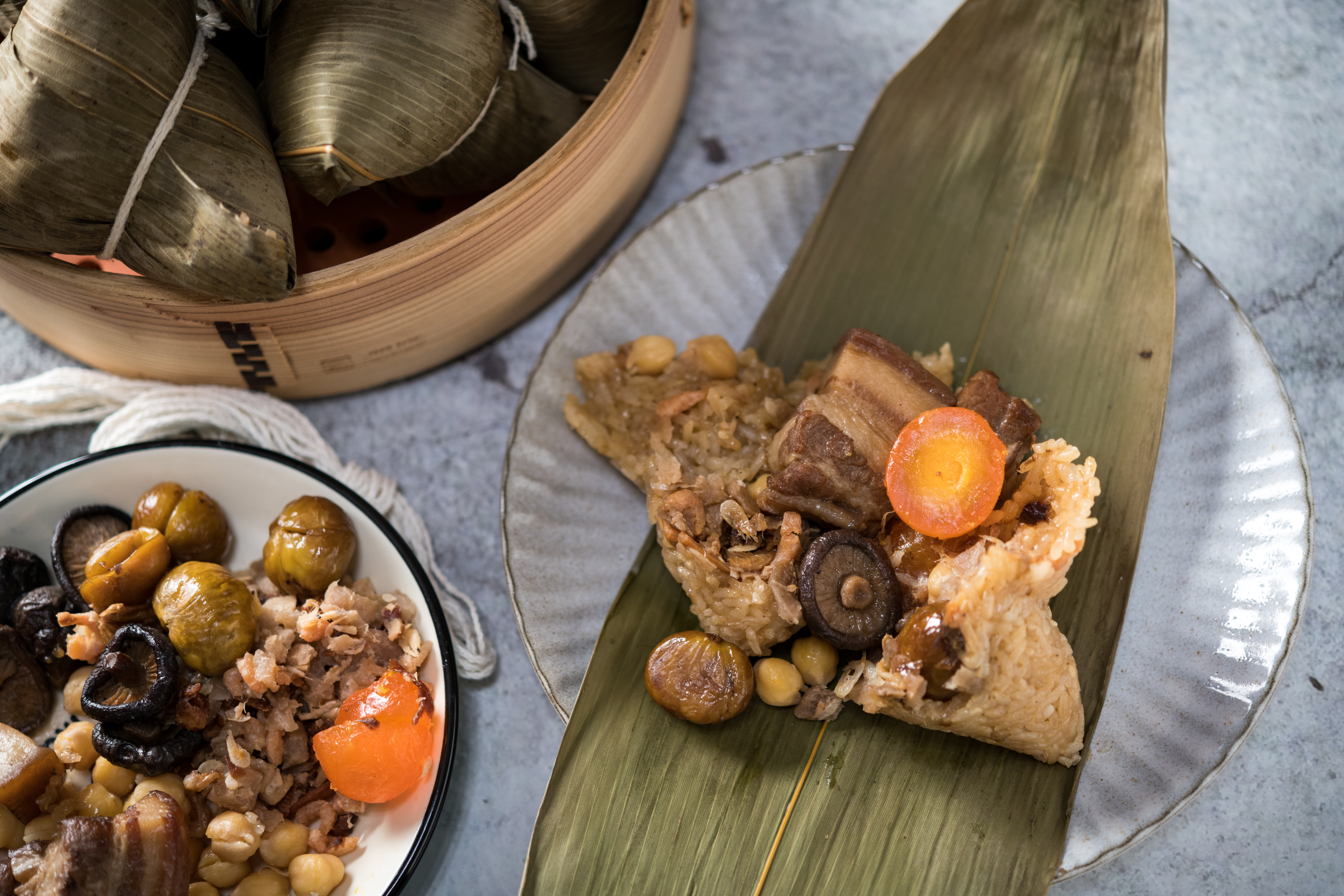 「北部粽」最威的是滷透的溫體豬三層肉，連皮帶肉咬下，又嫩又Q。（55元／顆）