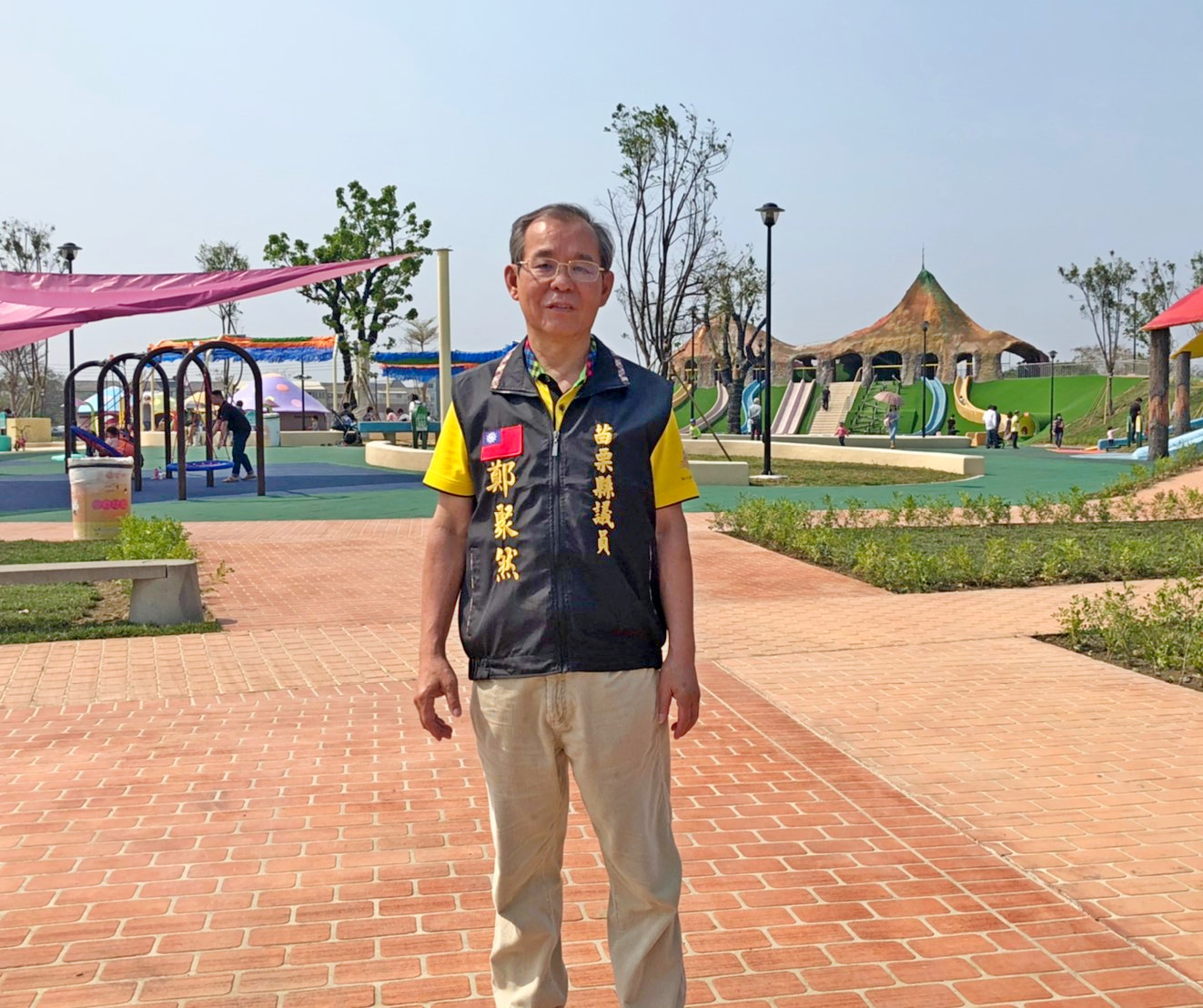 鄭聚然昨於臉書po文宣布兌現口罩承諾，「用一2.5元的甜甜價回饋給鄉親。」（翻攝自鄭聚然臉書）