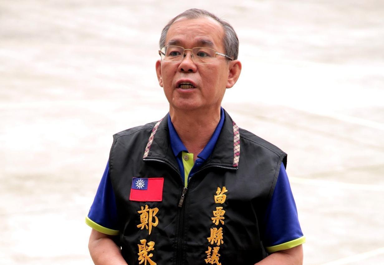 對於販售口罩遭外界質疑恐違反藥事法,鄭聚然今日針對此事回應,坦言所販售口罩非醫療等級。(翻攝自鄭聚然臉書)