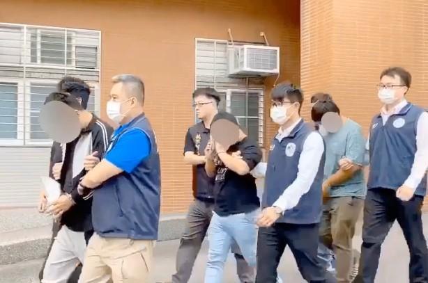 移民署破獲跨境人蛇集團，共逮捕6名幕後主嫌及幹部，不法獲利初估約新台幣2千萬元。（移民署提供）