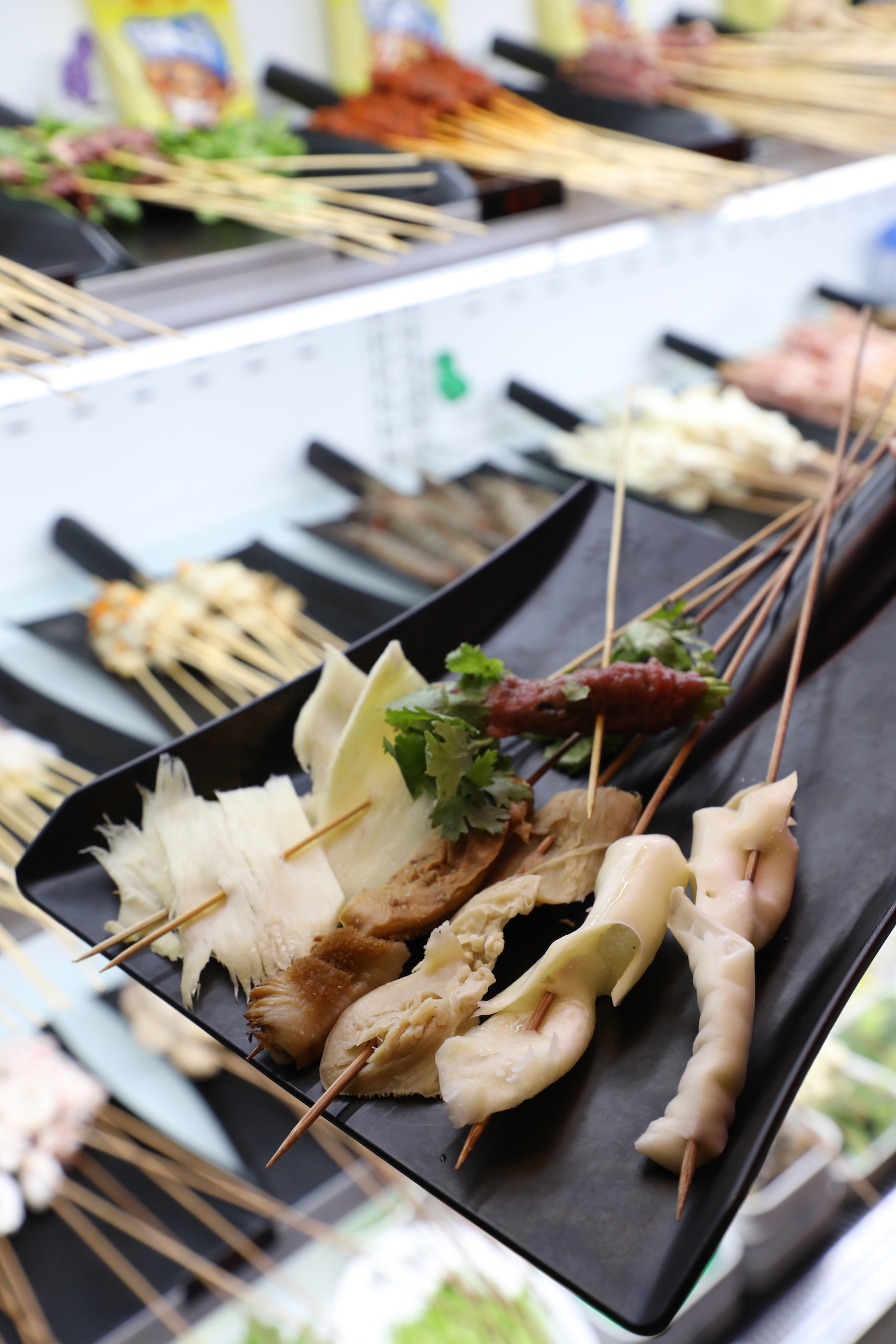 四川道地的串串一定要有黃喉、板筋、牛肚。（15元／串）
