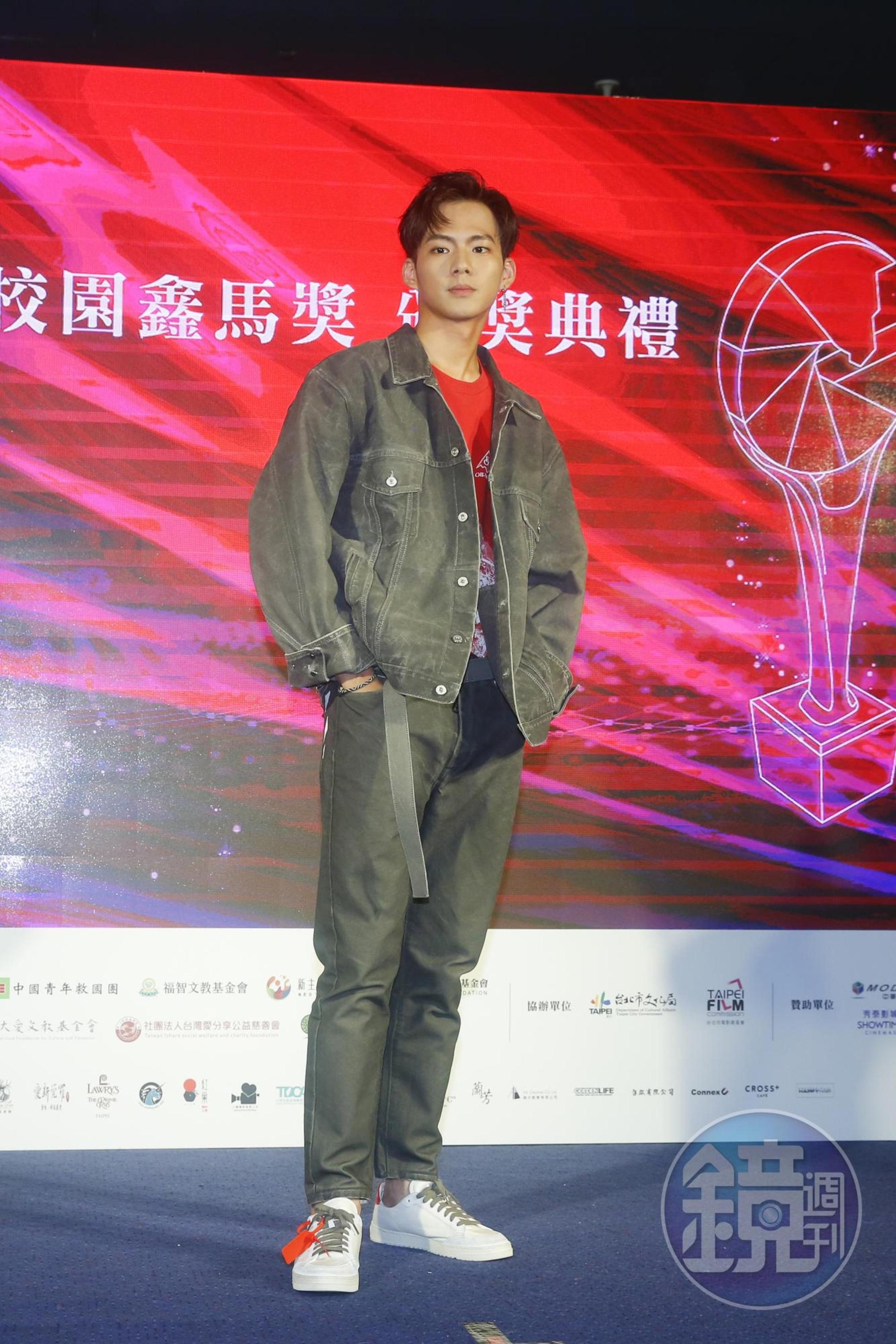 吳念軒是影壇頗被看好的新生代,受邀為「第一屆校園鑫馬獎」擔任頒獎人。