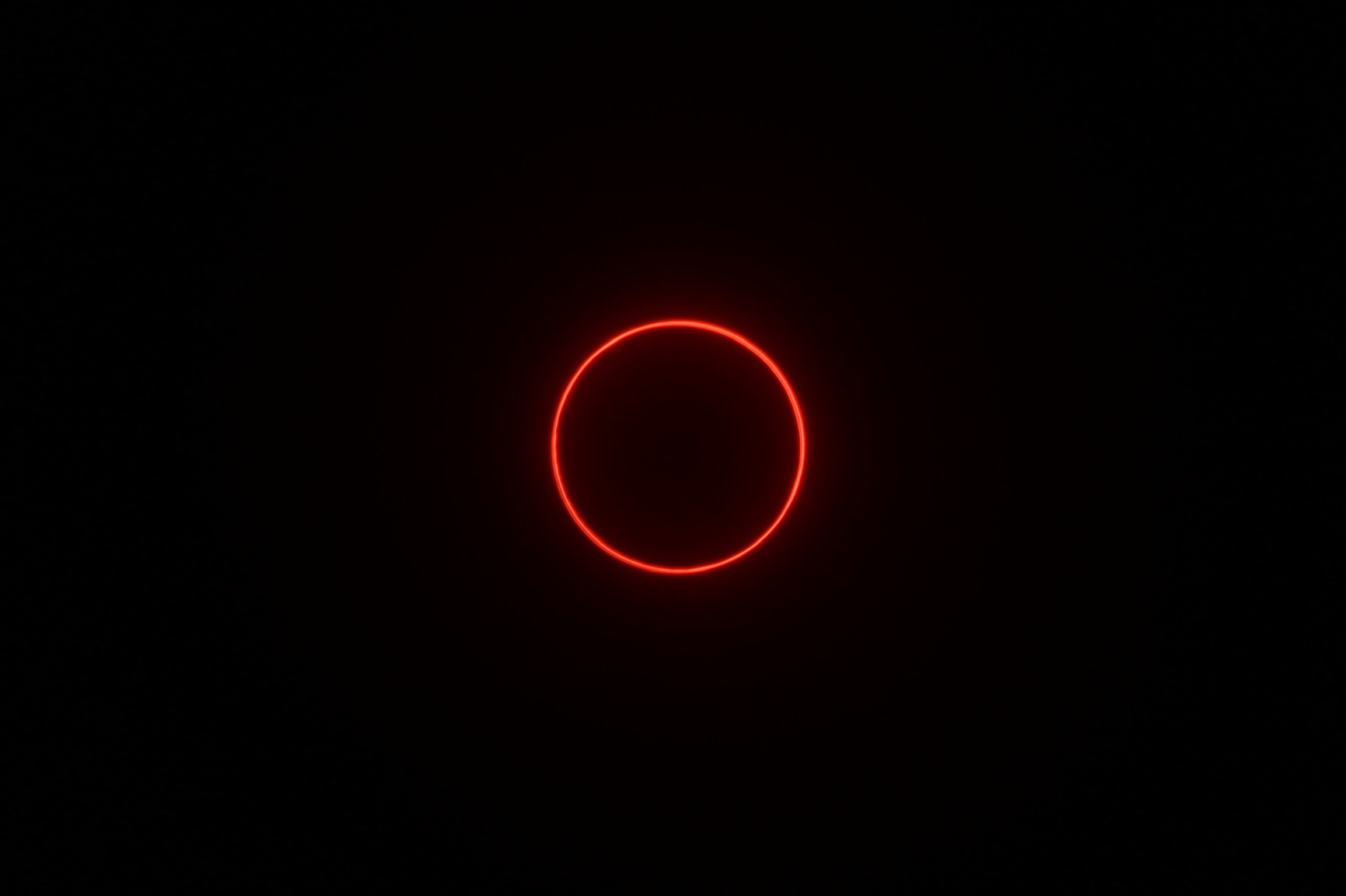 北香湖公園現場，下午4點14分左右約1分鐘時間出現日環食「食甚」景象。