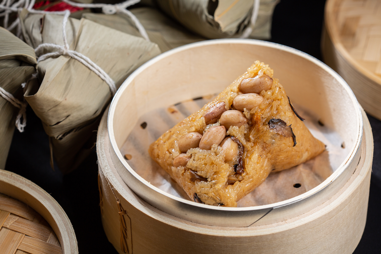 「世運食品」端午期間開賣的「經典粽」，每年被老客人瘋搶上萬顆。