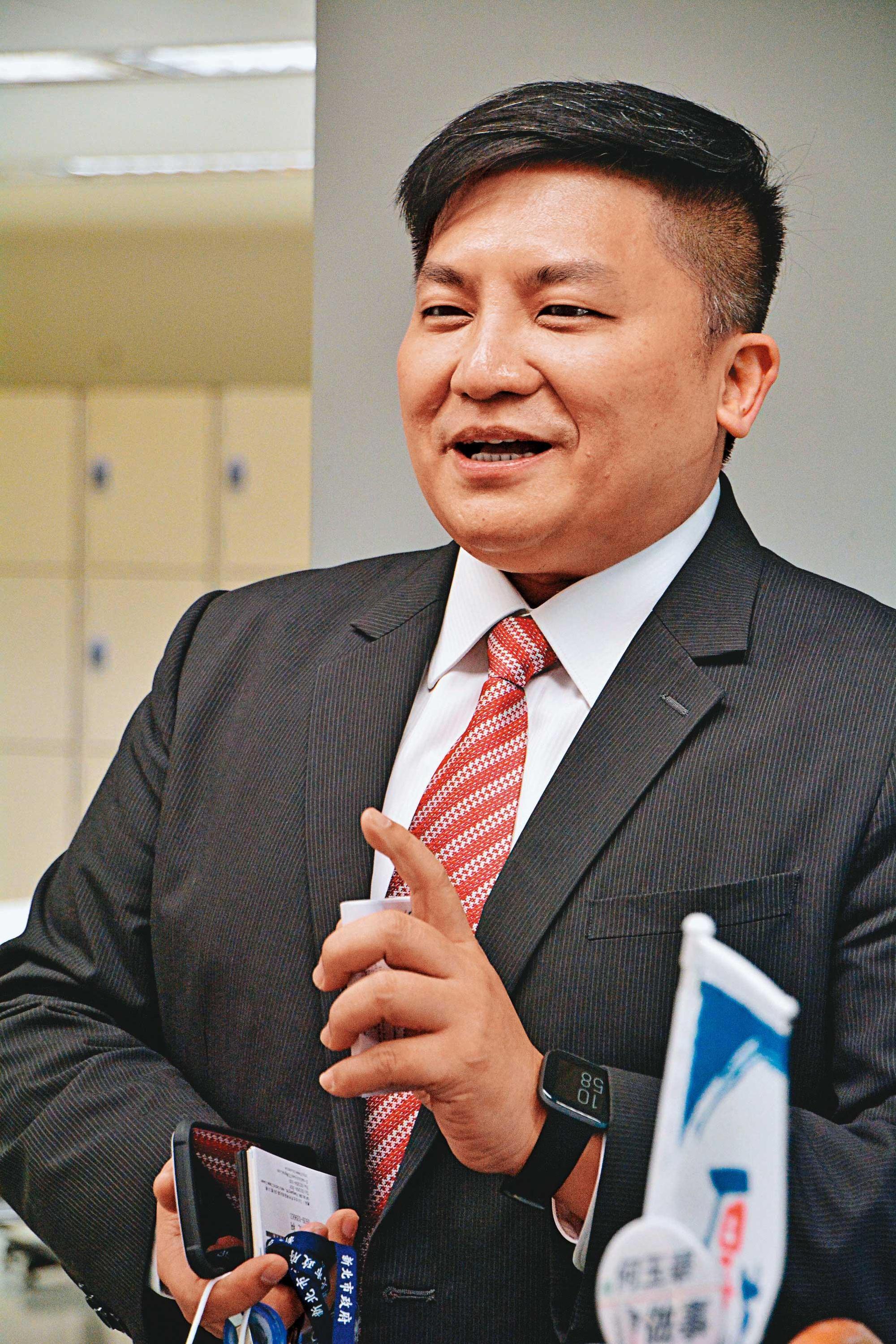名檢吳宗憲今年3月換跑道轉任新北市法制局長,風光上任沒多久,卻被指控拖延一宗殺人案件,導致失去獨子的老夫妻大嘆司法不公。(中央社)