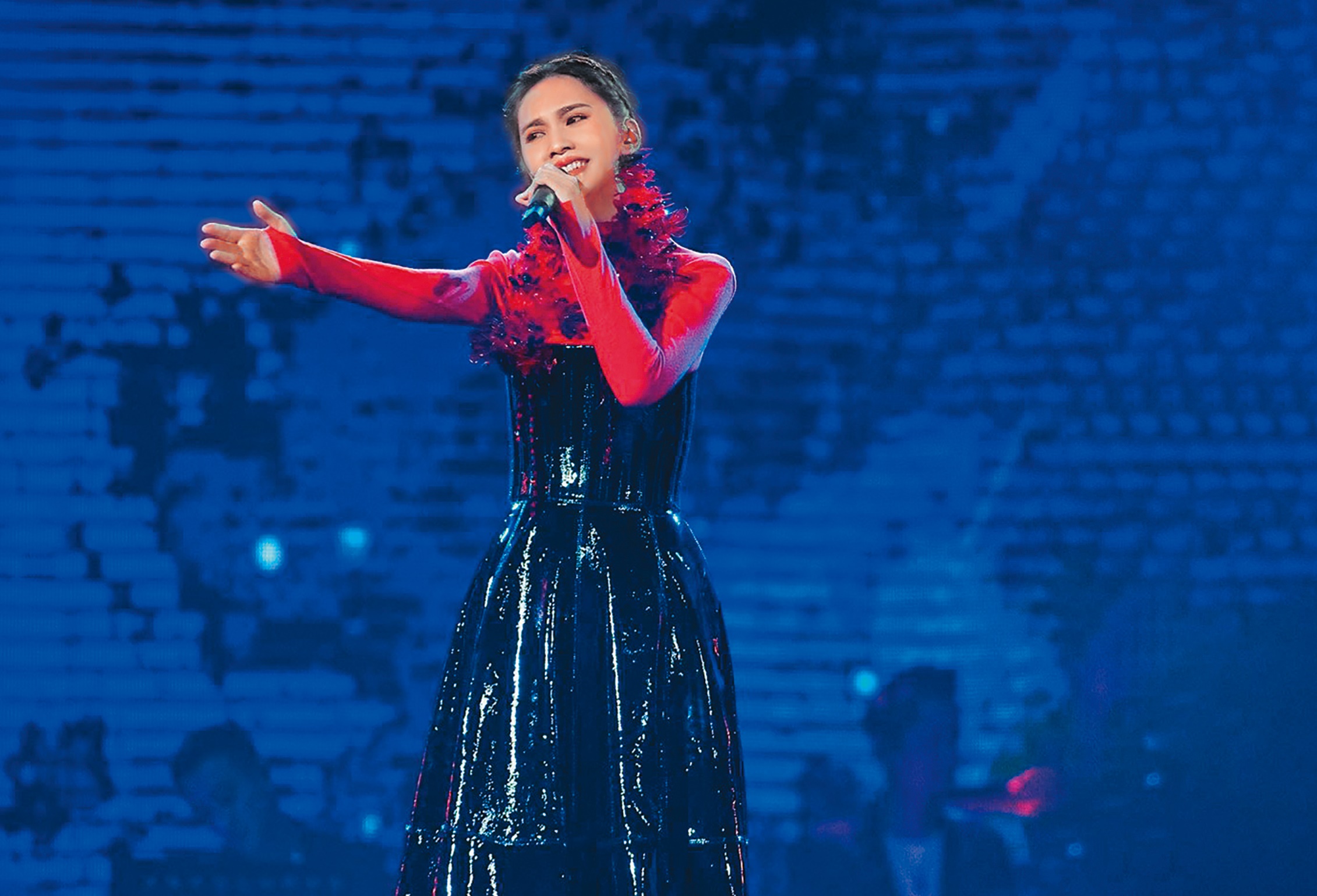 楊丞琳因李榮浩的關係，加上用心耕耘事業，近年逐漸找回人氣。據悉，如今中國大陸最夯的綜藝節目《乘風破浪的姐姐》曾與她接觸。（翻攝自楊丞琳IG）