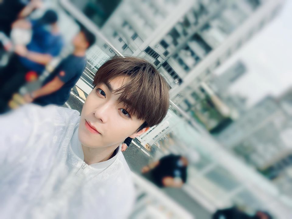 陳立農最近發新專輯,之前留的是偶像路數的髮型。(翻攝自陳立農臉書)