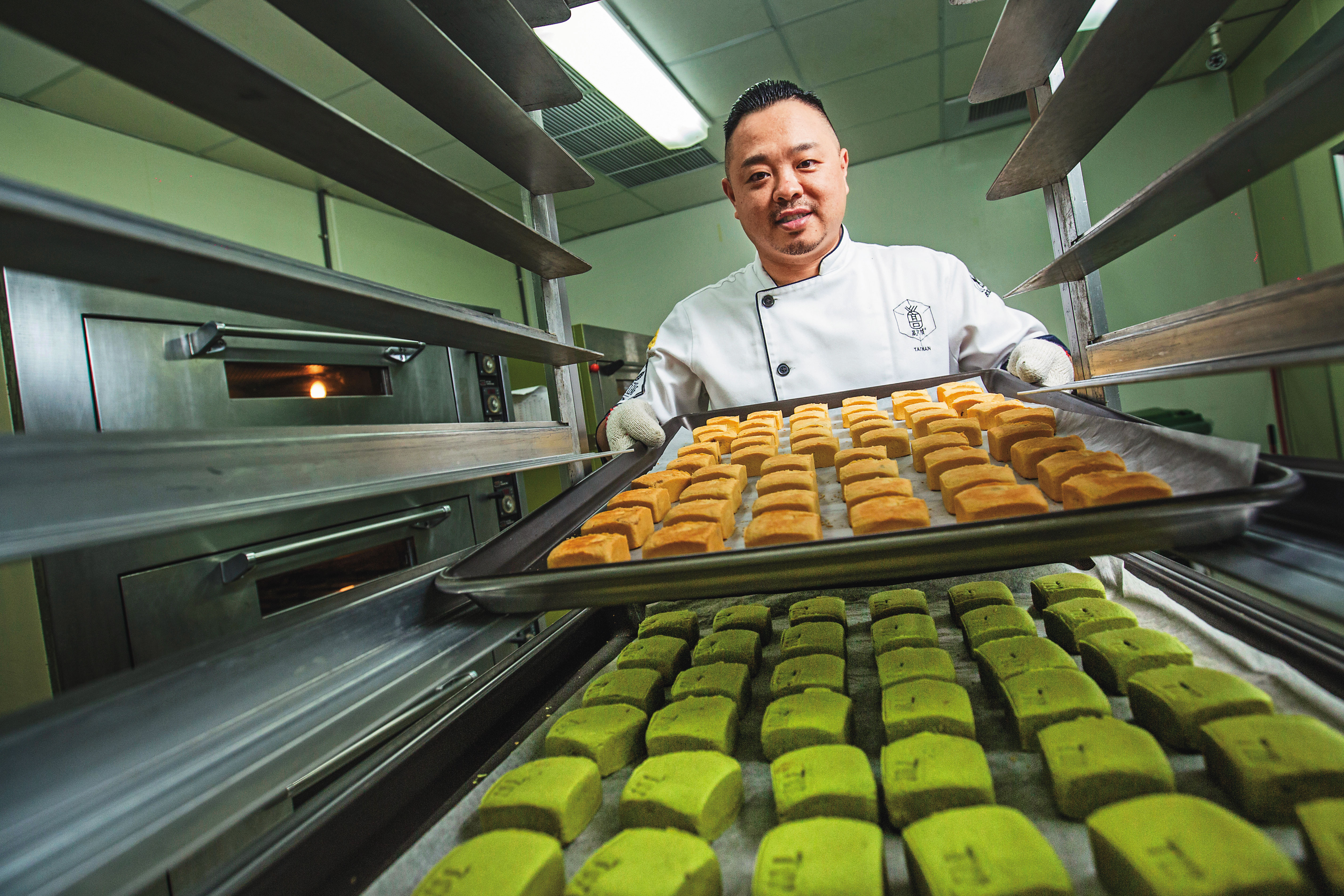 高吉良原是烘焙界的門外漢，因韓國籍的太太愛吃鳳梨酥而創業。