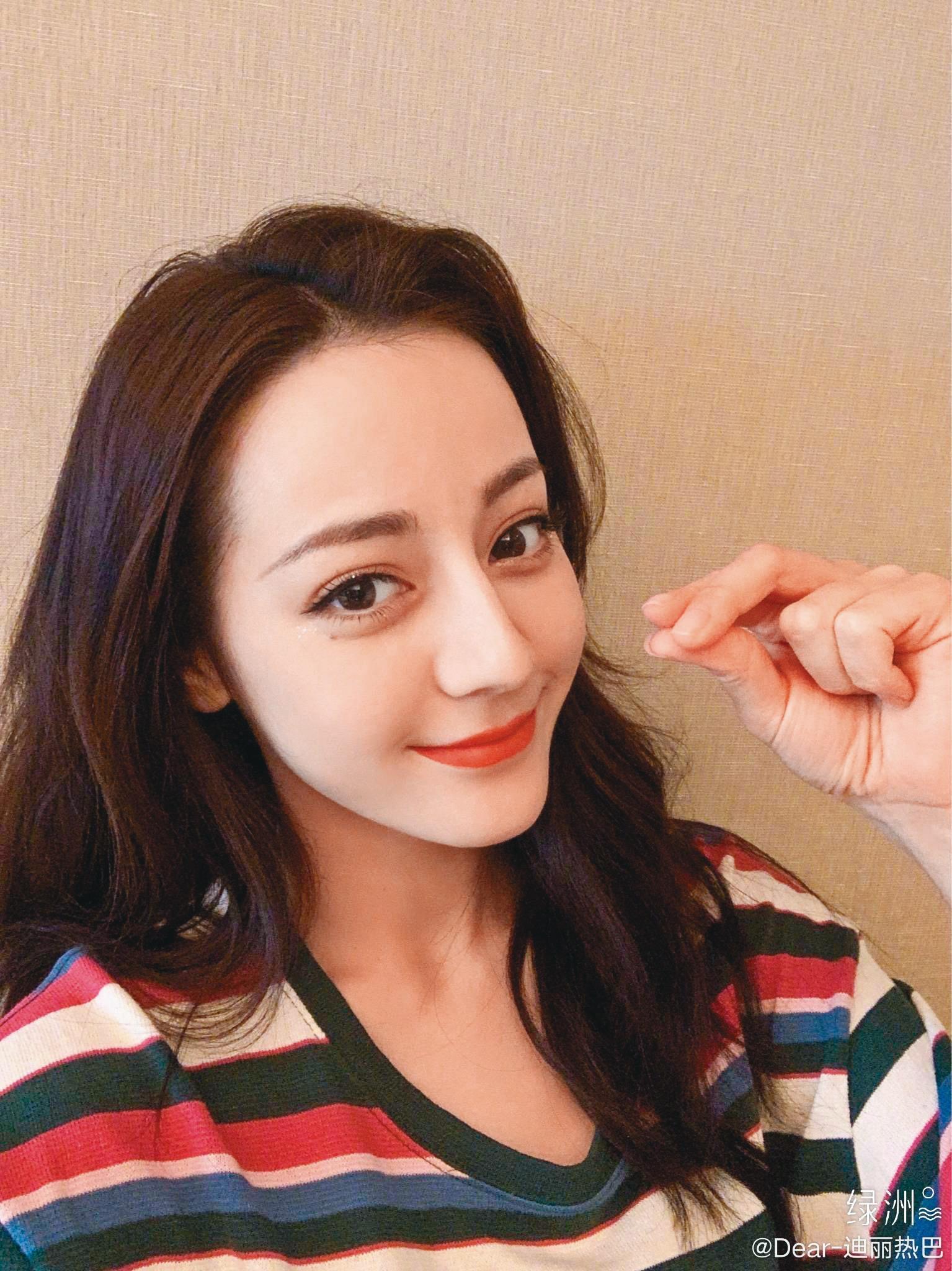 迪麗熱巴近年人氣強滾滾,但其實她第一次當古裝劇《秦時麗人明月心》女主角收視並不理想。(翻攝迪麗熱巴微博)