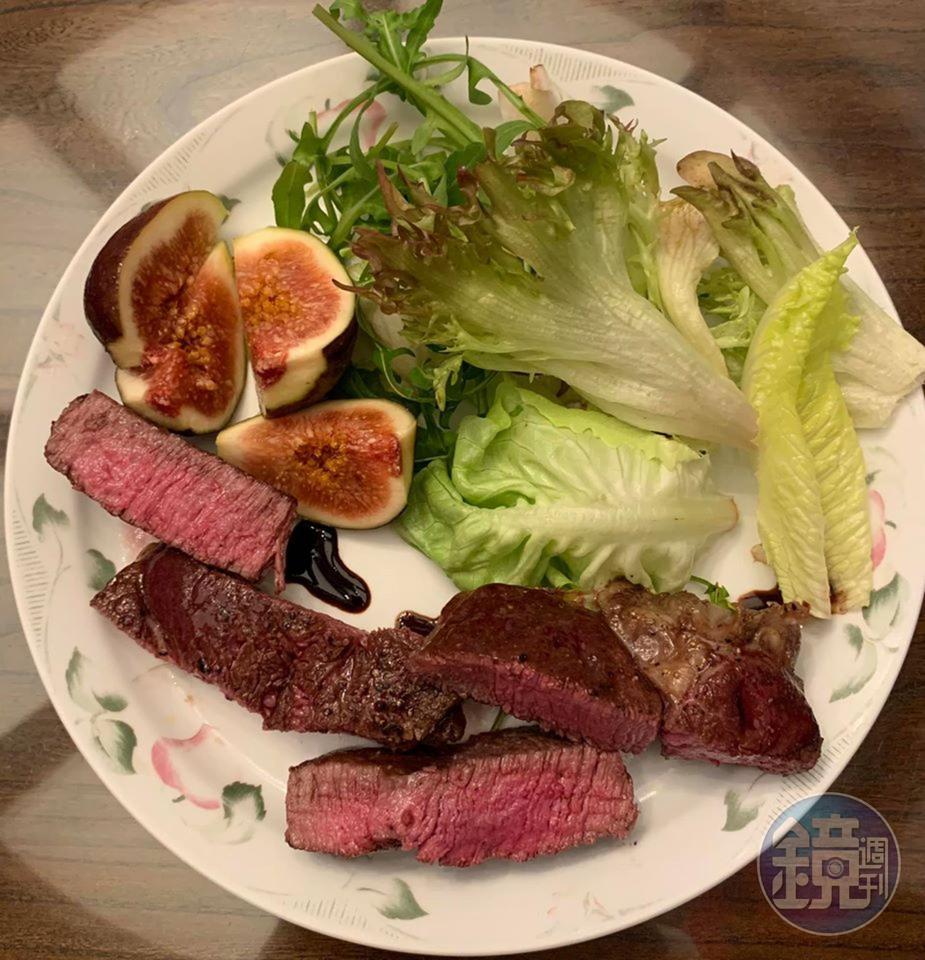 從牛排教父學來的「煎菲力牛排」,是在家吃大餐的好選擇。