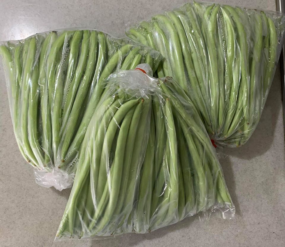 媽媽愛吃四季豆，準備了3包。