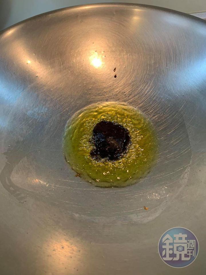 入甜麵醬炸,我認為這之所以叫炸醬。