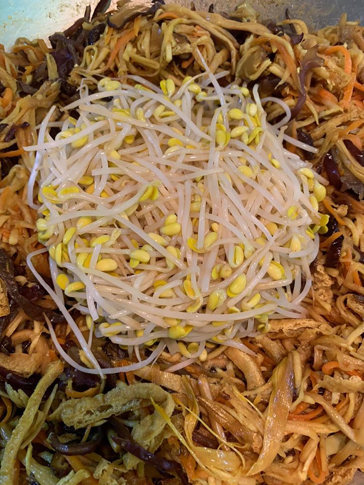 下黃豆芽。