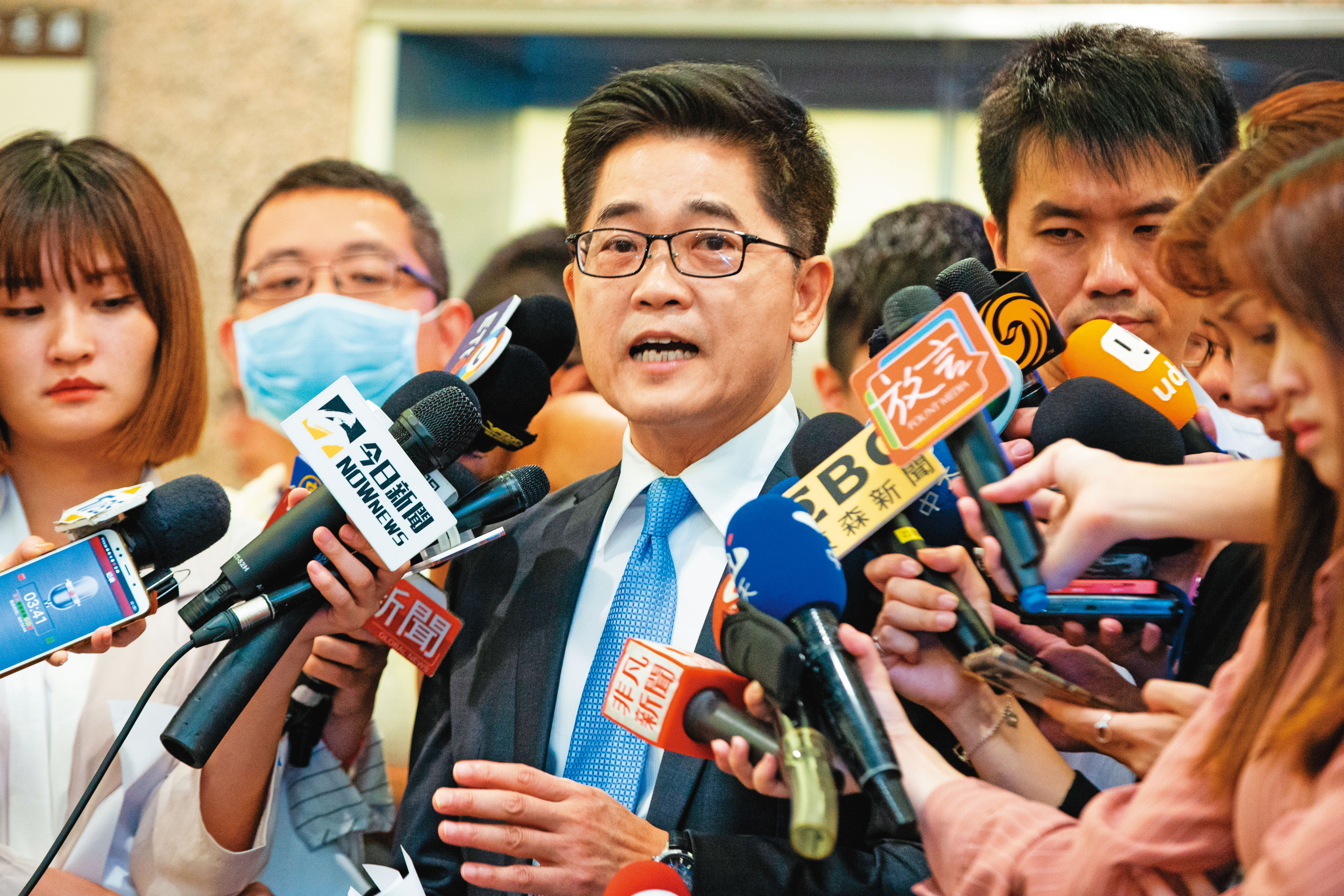 黃健庭的提名案，因決策幕僚太過自信又誤判情勢，致使蔡總統威信受損，凸顯她不擅長政治謀略，欠缺國家領導人最重要的「用人術」。