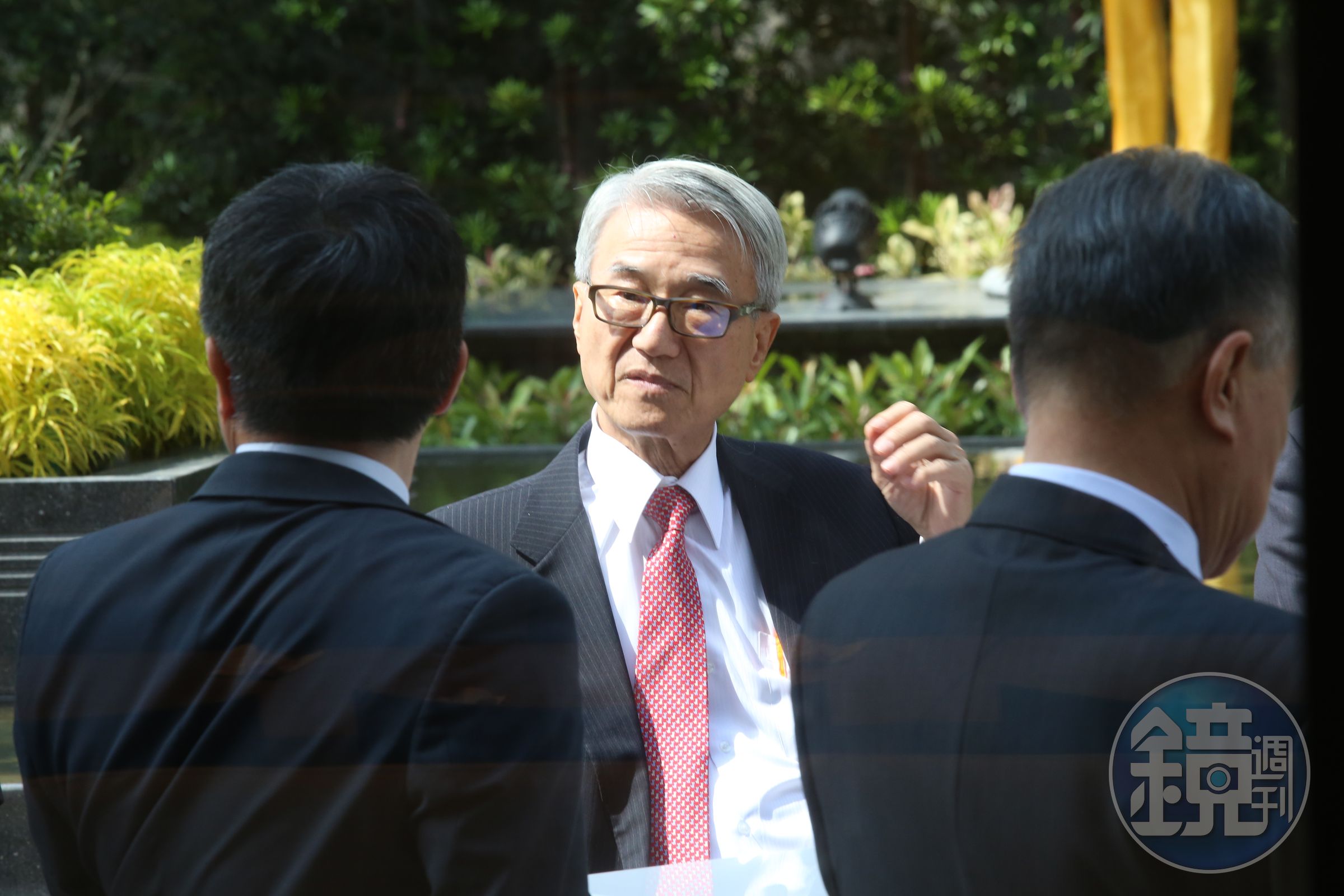 吳東進擔任新光金董座長達18年，今年面臨吳家分裂、大股東不滿的困境。