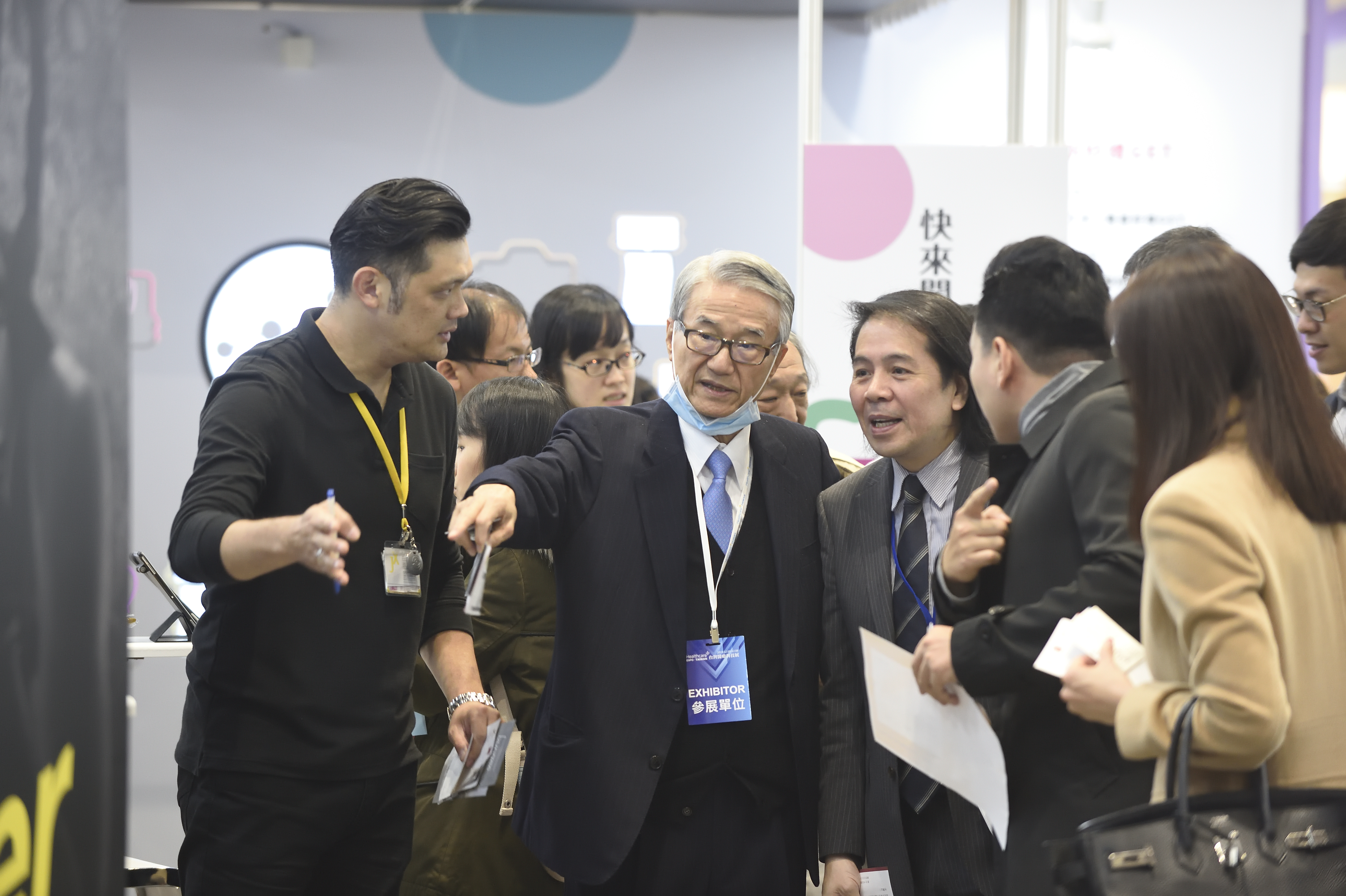 吳東進無預警卸下新光金董座一職，震撼市場。