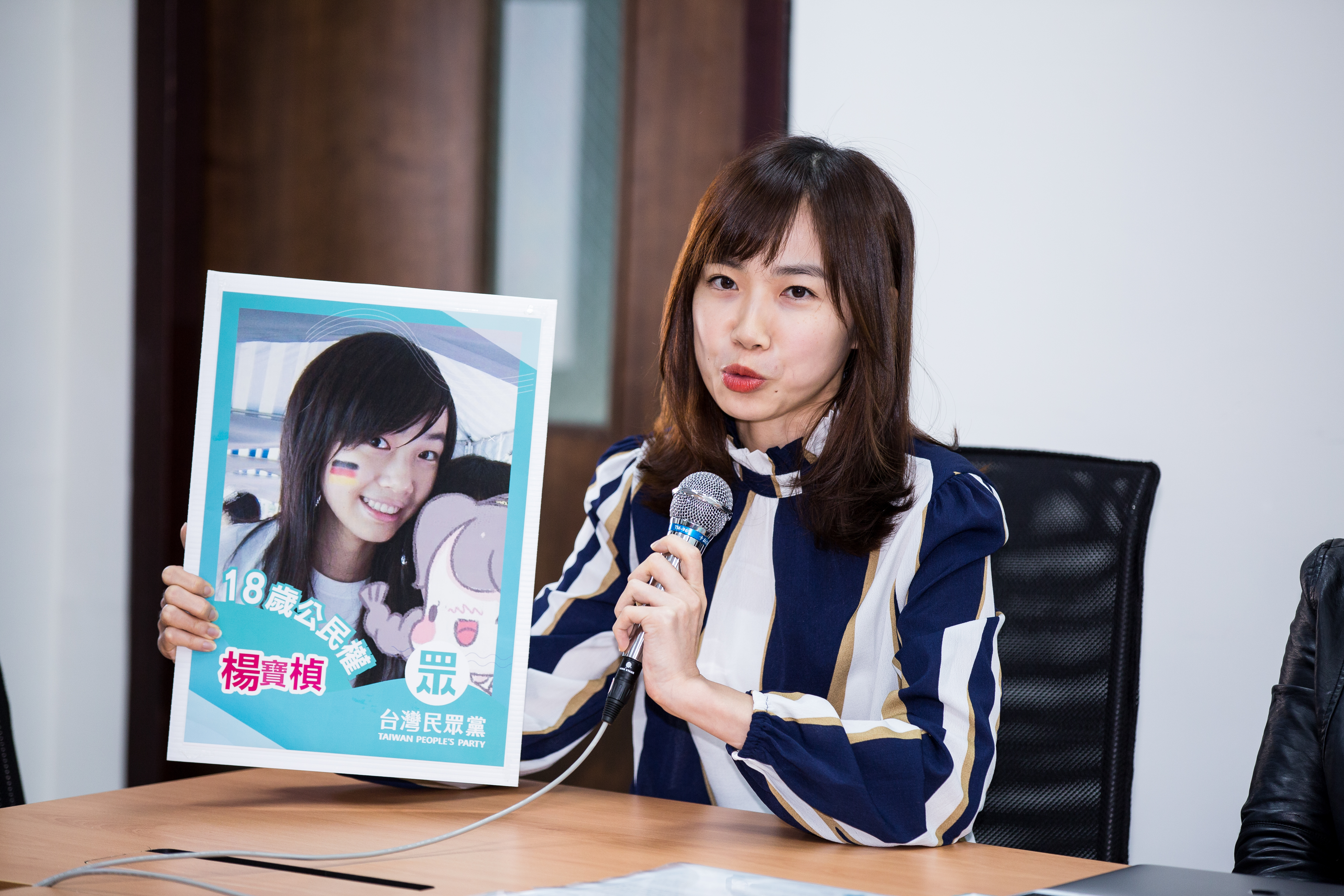 針對「私菸案」陳敏華記大過還升官事件,民眾黨發言人楊寶楨直言,有「出包就升官」觀感。(本刊資料廖)