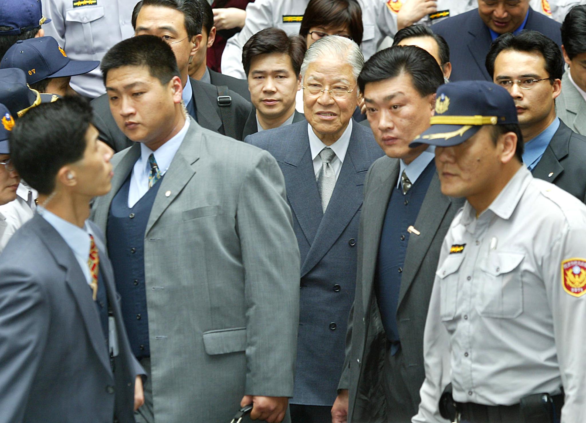 國安密帳案傳李登輝出庭，李登輝後來雖被判無罪，替她處理帳款的劉泰英卻依侵占公有財物罪被判處3年。