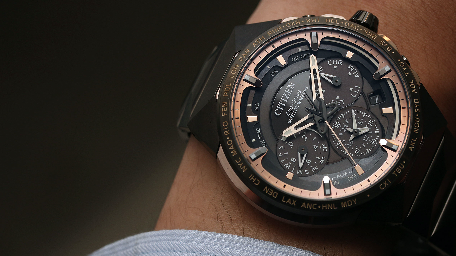 CC4025-82E旗艦限量紀念腕錶｜超級鈦材質／錶徑47.5mm／F950光動能GPS衛星對時機芯／世界時區、兩地時間、計時碼錶、萬年曆、鬧鈴功能／10大氣壓防水／全球限量550只、台灣限量2只／建議售價NT$ 158,000 （攝影：李宇勝）