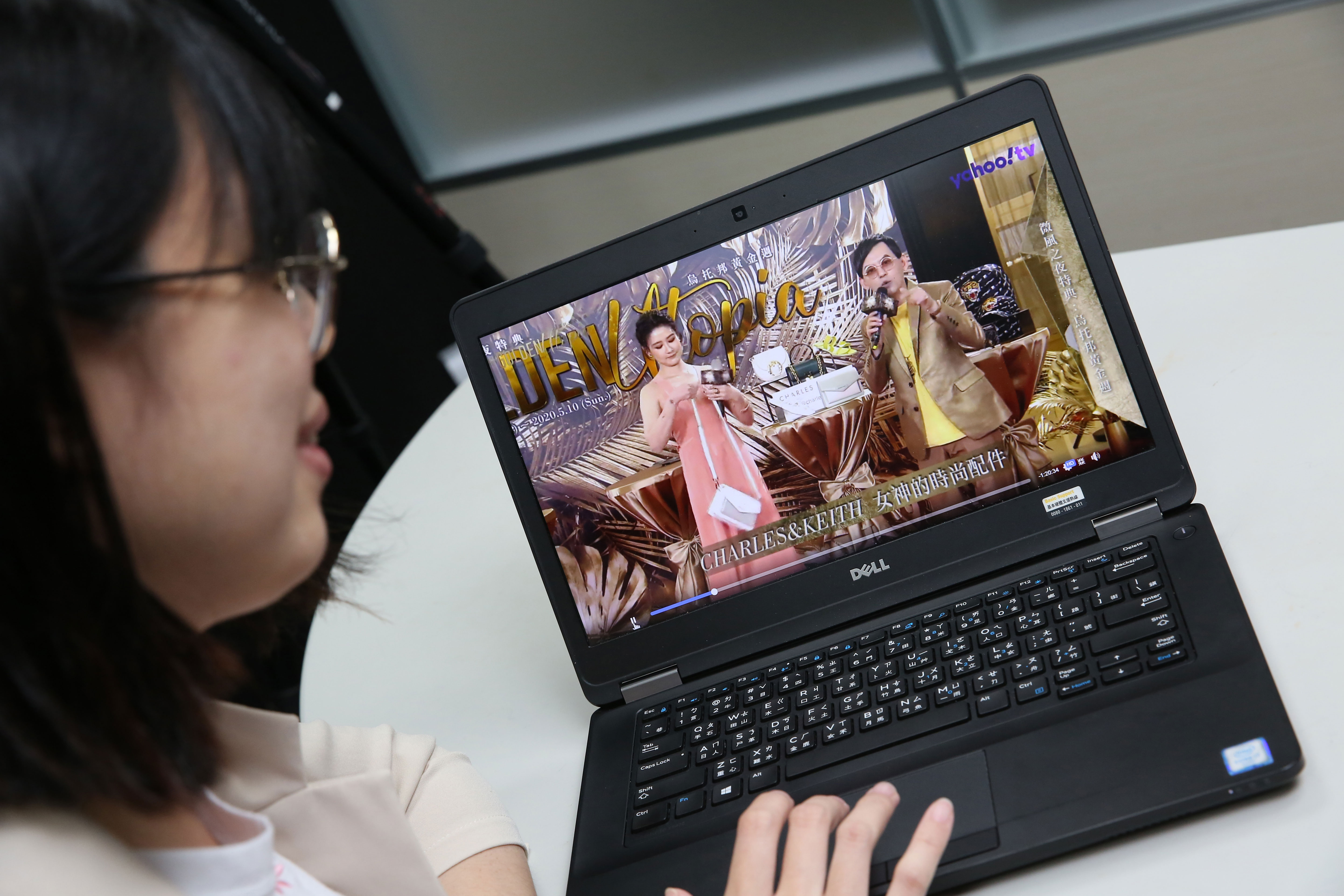 今年受疫情影響,以往VIP的封館活動「微風之夜」改為線上直播。