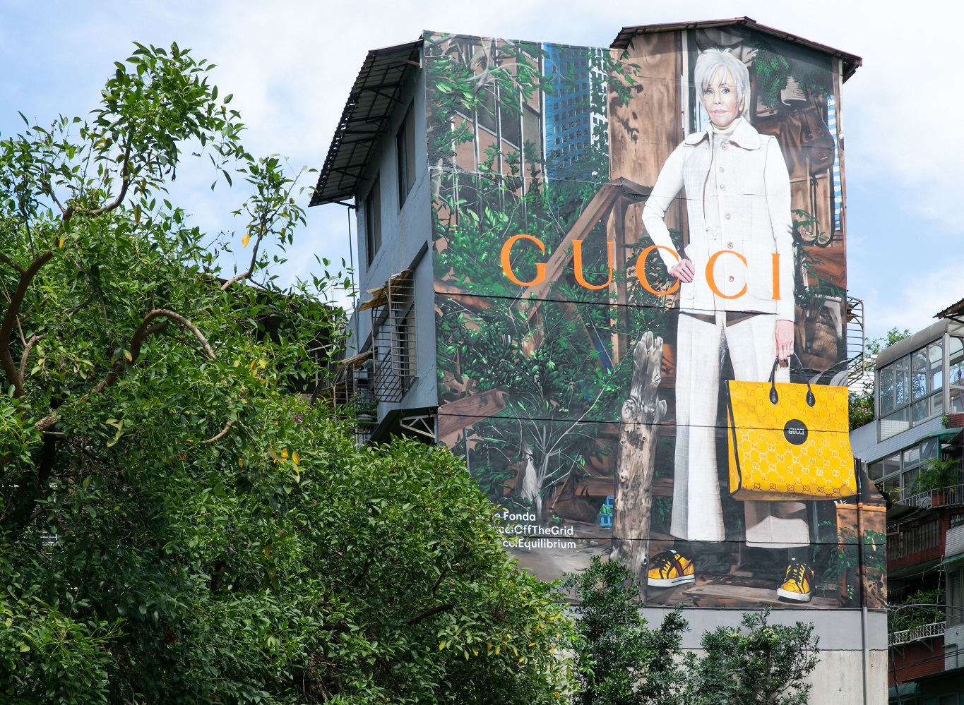 2020年6月 Gucci Off The Grid：全新GUCCI藝術牆（Gucci Art Wall）以Gucci Off The Grid系列形象廣告為主題，由曾榮獲奧斯卡金像獎最佳女主角、製片人、作家兼社會運動者－珍·芳達（Jane Fonda）詮釋。（GUCCI提供）