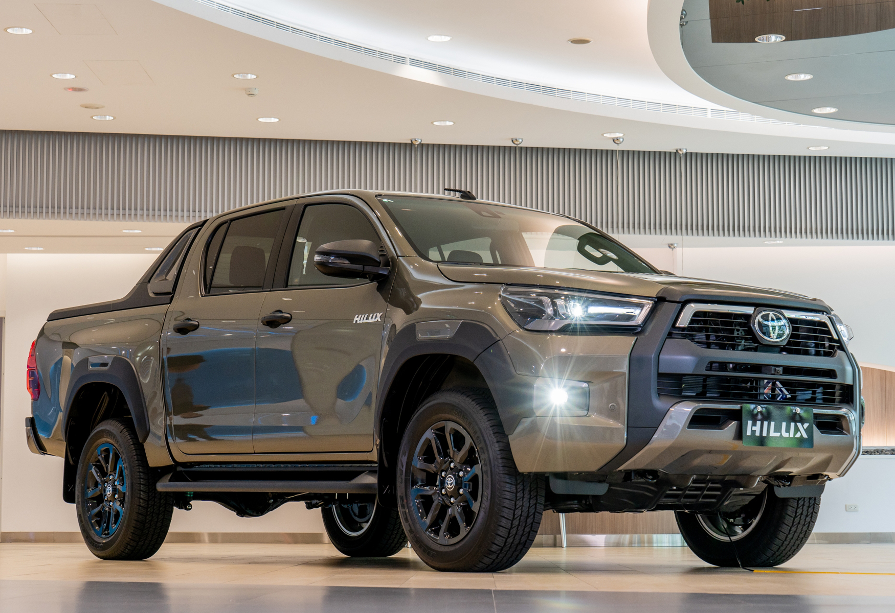 【預售開始】從工頭到猛男！TOYOTA ALL NEW HILUX開始接單