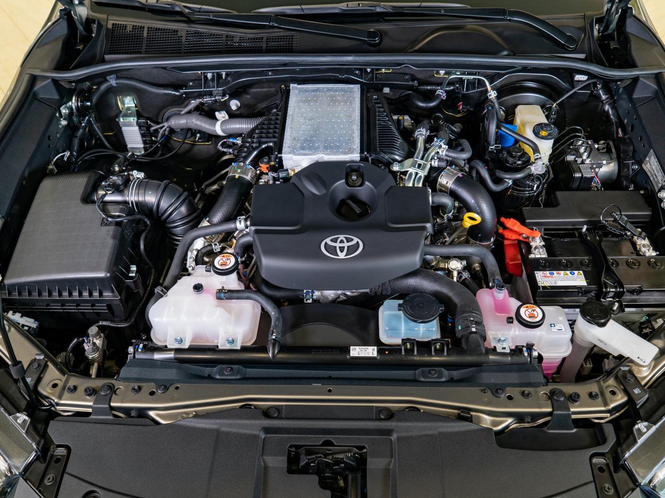 TOYOTA新一代，代號1GD-FTV的2.8升直四渦輪增壓柴油引擎，藉由加大渦輪以及強化引擎週邊相關機件，馬力增加27PS，使最大馬力達(204ps/3,400rpm)、扭力增加5.1kg-m，使最大扭力達(51.0kgm/1,600~2,800rpm)，動力更為強勁充沛。