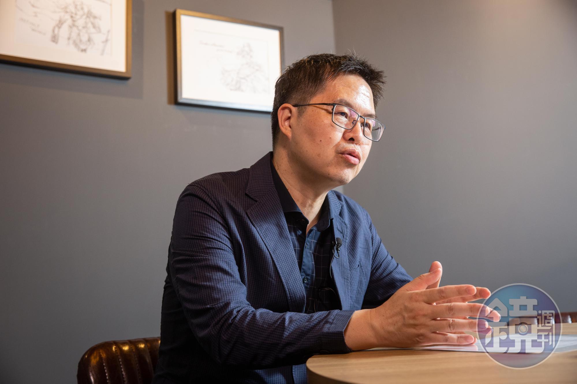 淡江大學風險管理與保險學系副教授郝充仁表示,現在的勞保處於紅色警戒區,改革才能爭取進入黃色喘息區。
