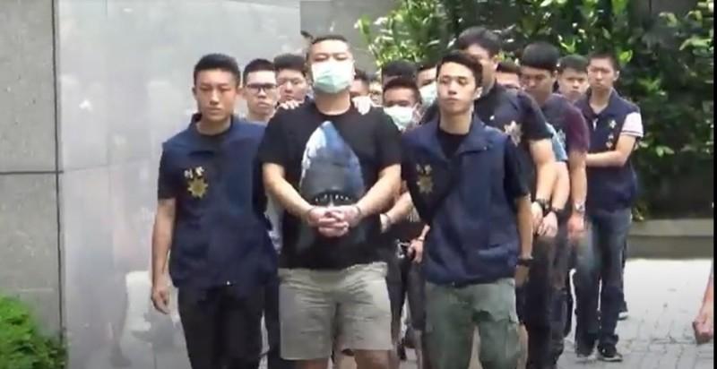天道盟正義會綽號「胖虎」的許姓大哥涉嫌暴力討債,遭警方逮捕。(刑事局提供)