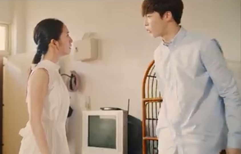 林依晨在〈溫柔時空〉MV中，演技大爆發，飾演陳立農的姐姐。（翻攝自youtube）