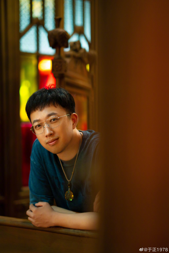 大陸名製作人于正周日突然發文感慨當年未與Angelababy合作《神鵰俠侶》，引起網友熱烈討論。（翻攝于正微博）
