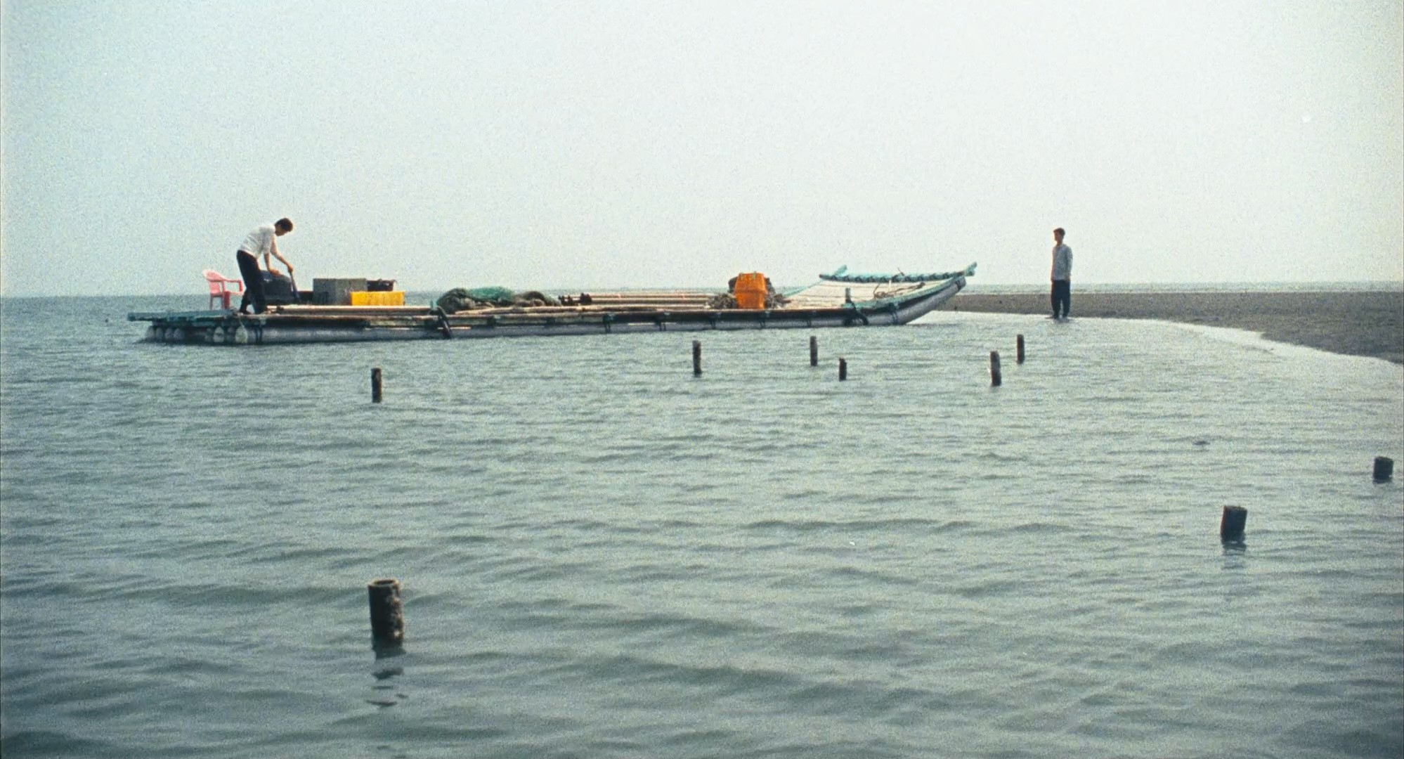 林龍吟沿西部海岸尋找地點，最後選定在嘉義東石的網寮村拍攝《蚵豐村》。（好威映象提供）